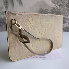 Louis Vuitton Neverfull pochette empreinte Dune