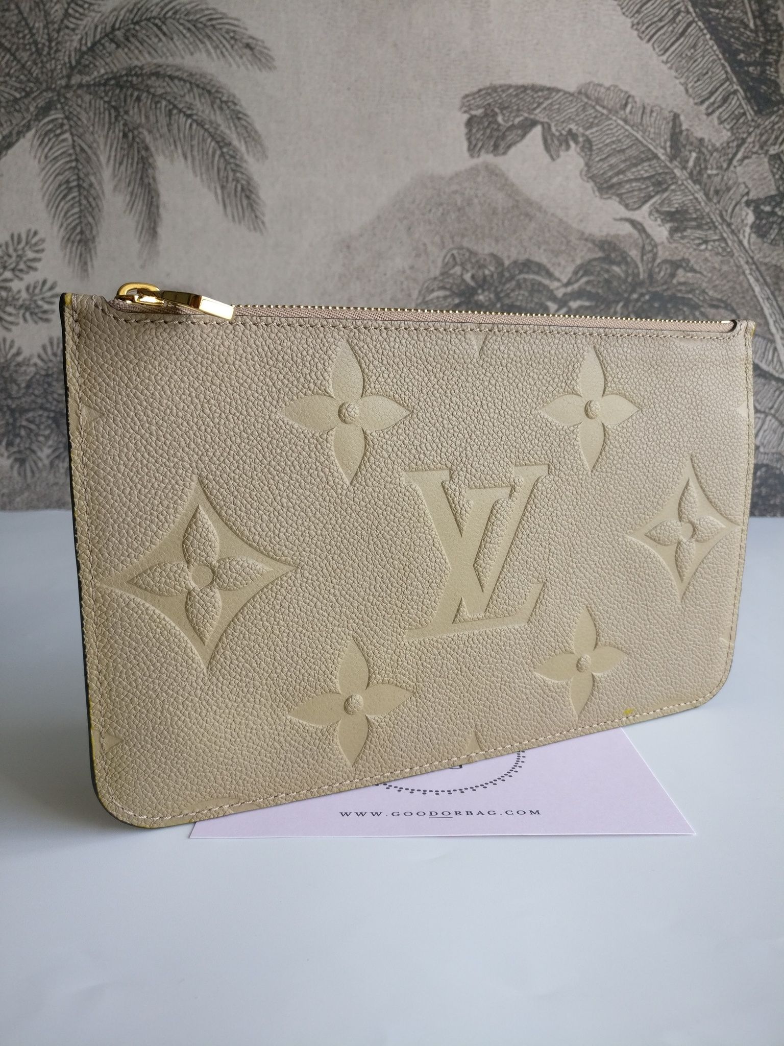 Louis Vuitton Neverfull pochette empreinte Dune