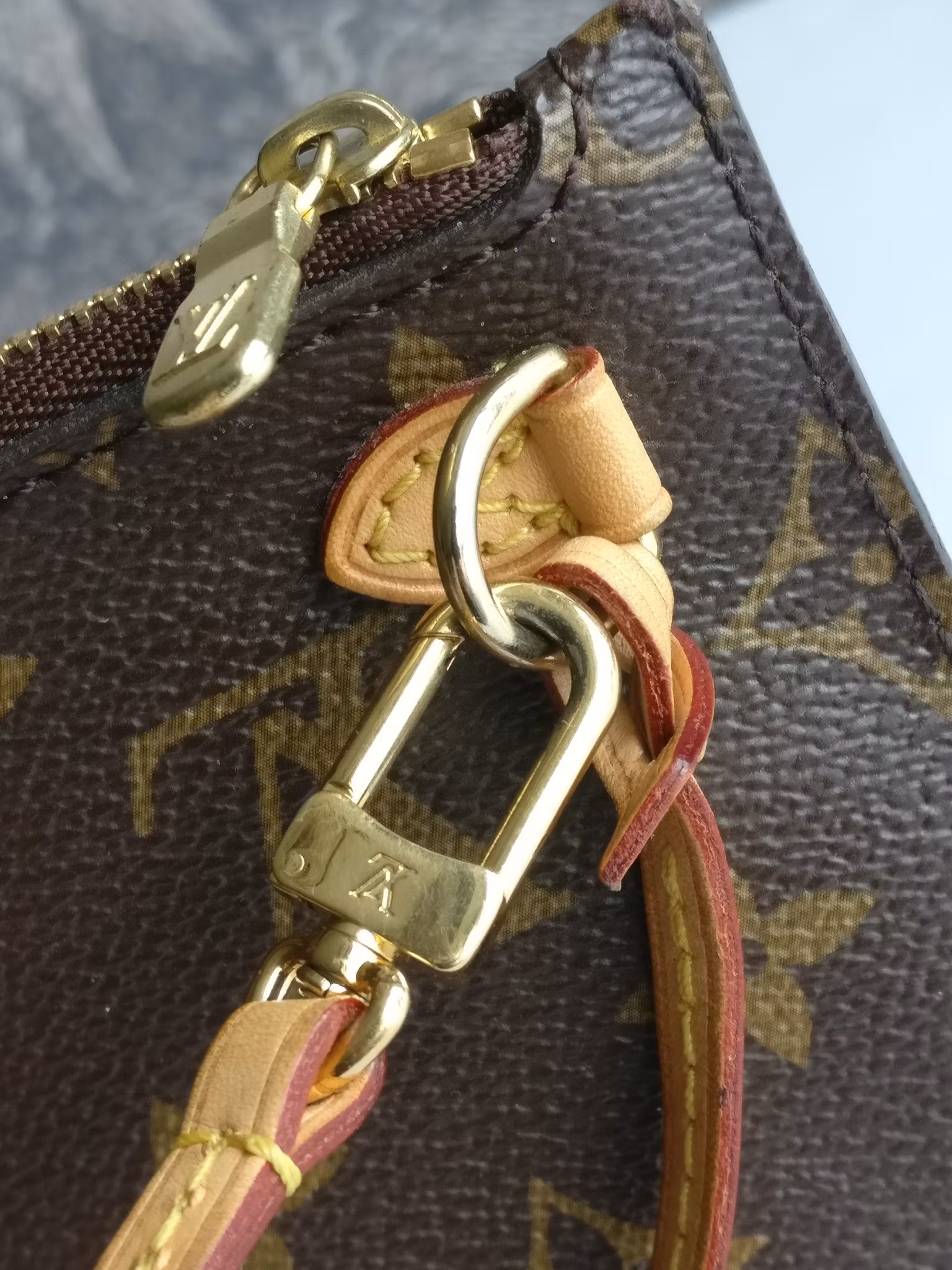 Louis Vuitton Neverfull MM/GM pouch