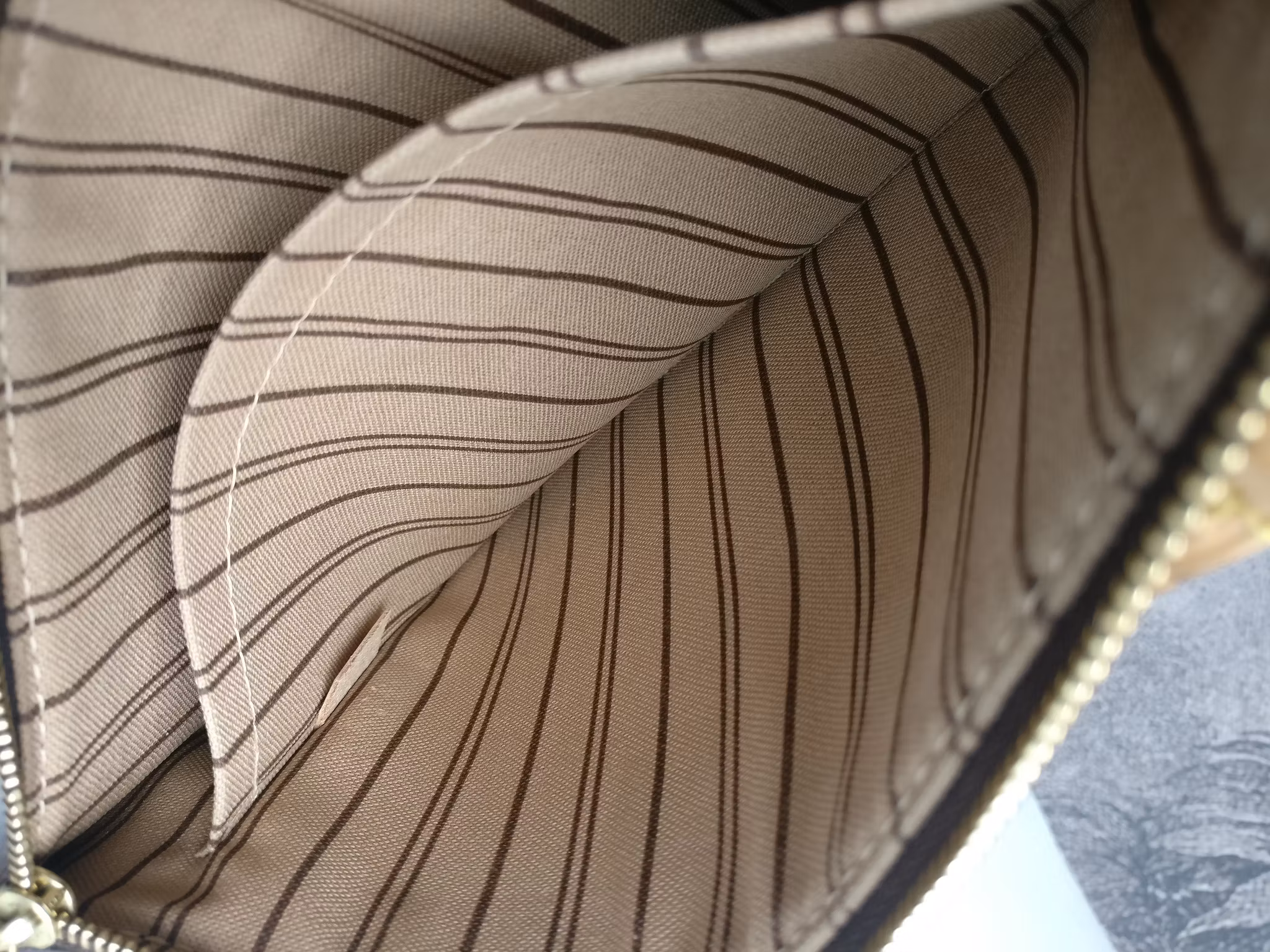 Louis Vuitton Neverfull MM/GM pouch