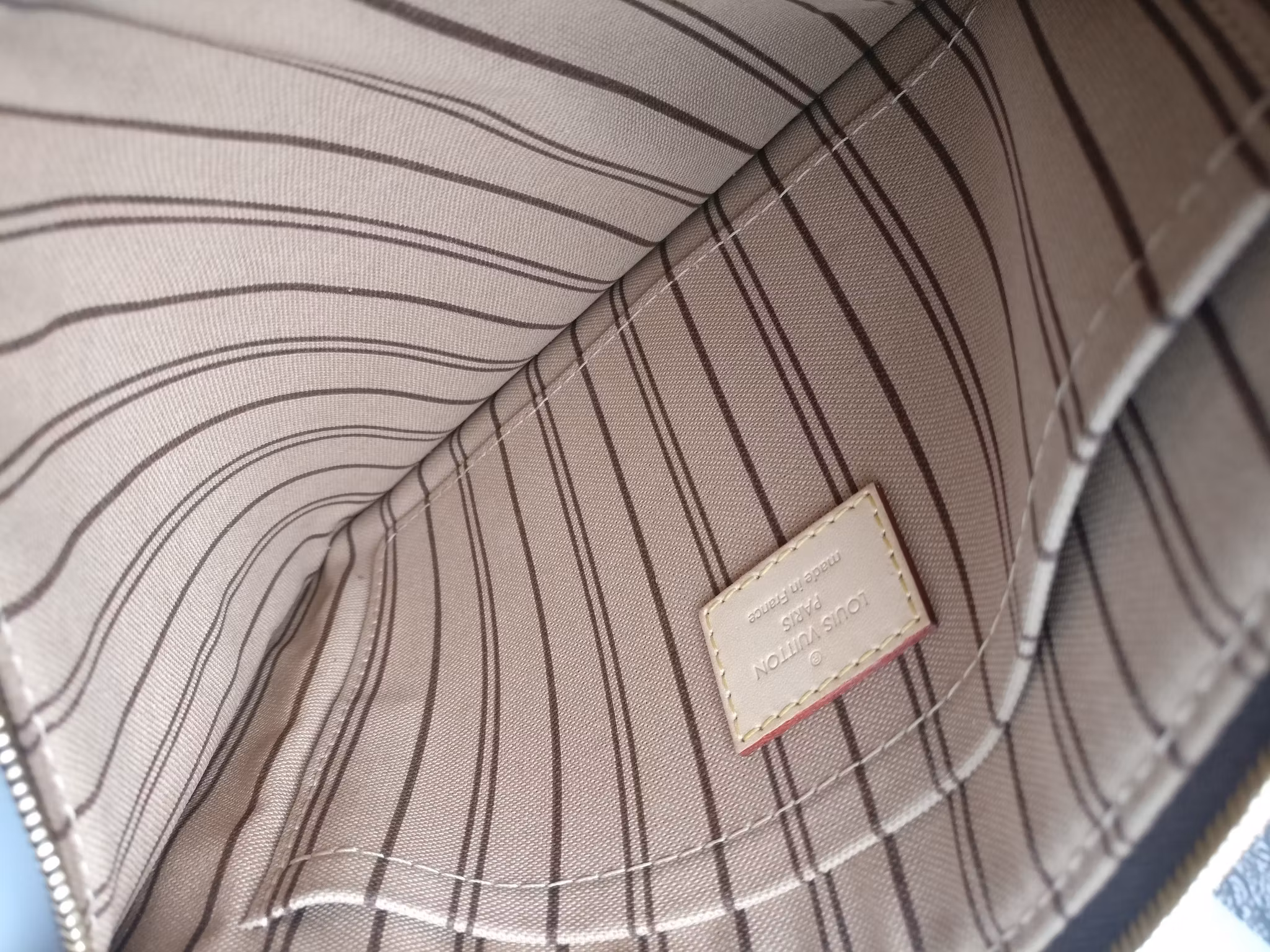 Louis Vuitton Neverfull MM/GM pouch