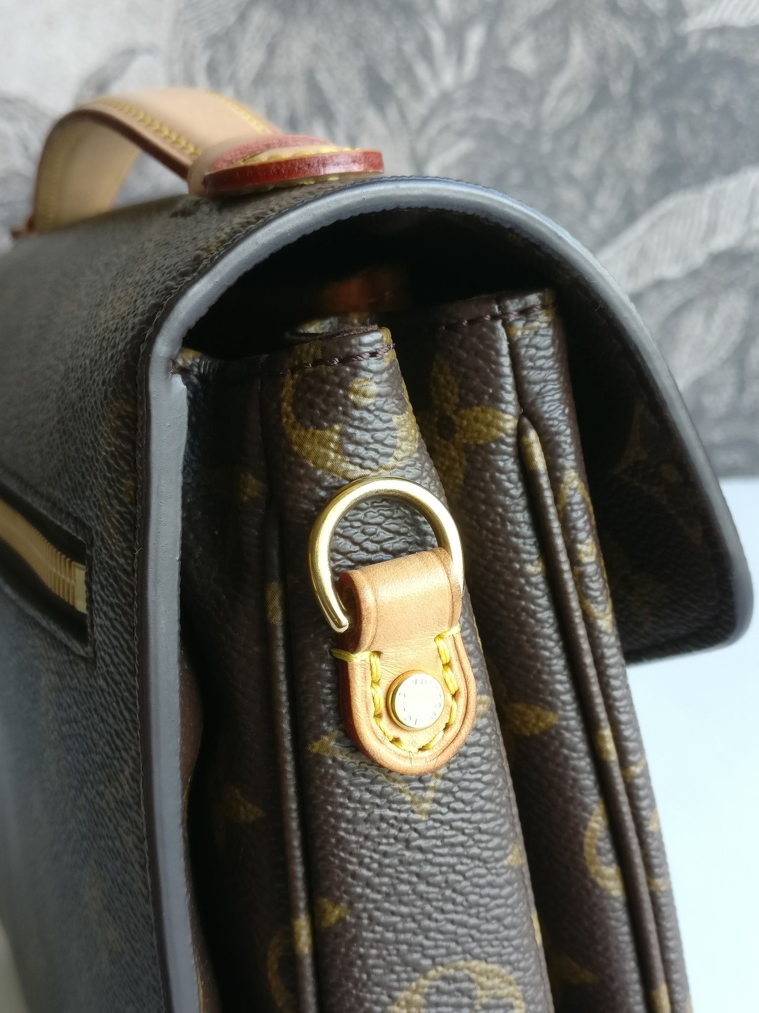 Louis Vuitton Pochette Metis