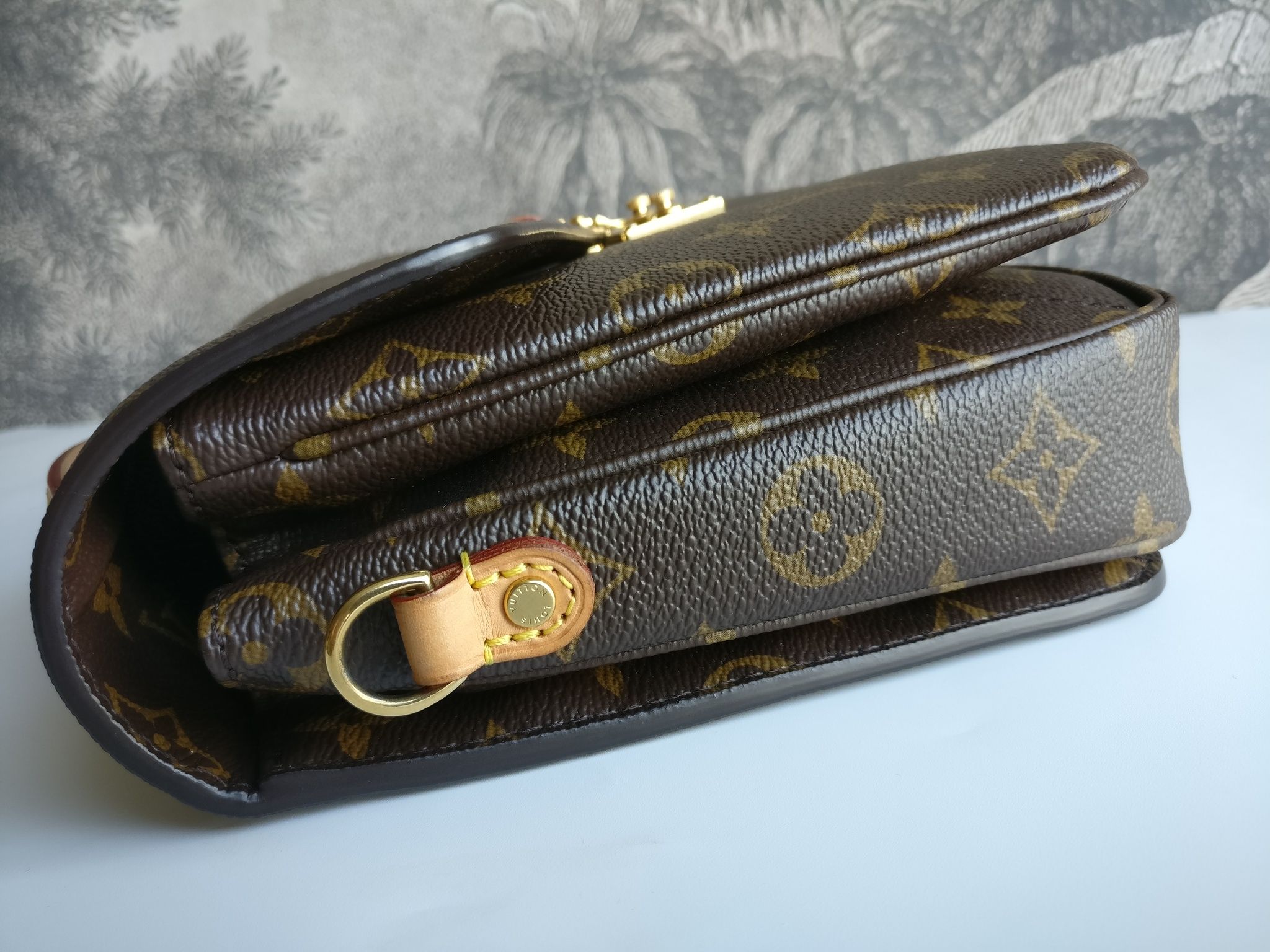 Louis Vuitton Pochette Metis