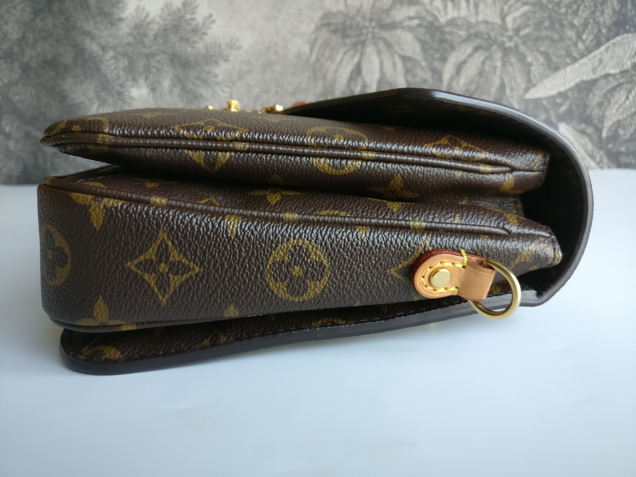 Louis Vuitton Pochette Metis