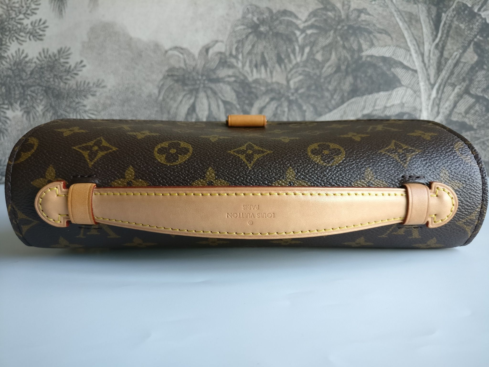 Louis Vuitton Pochette Metis