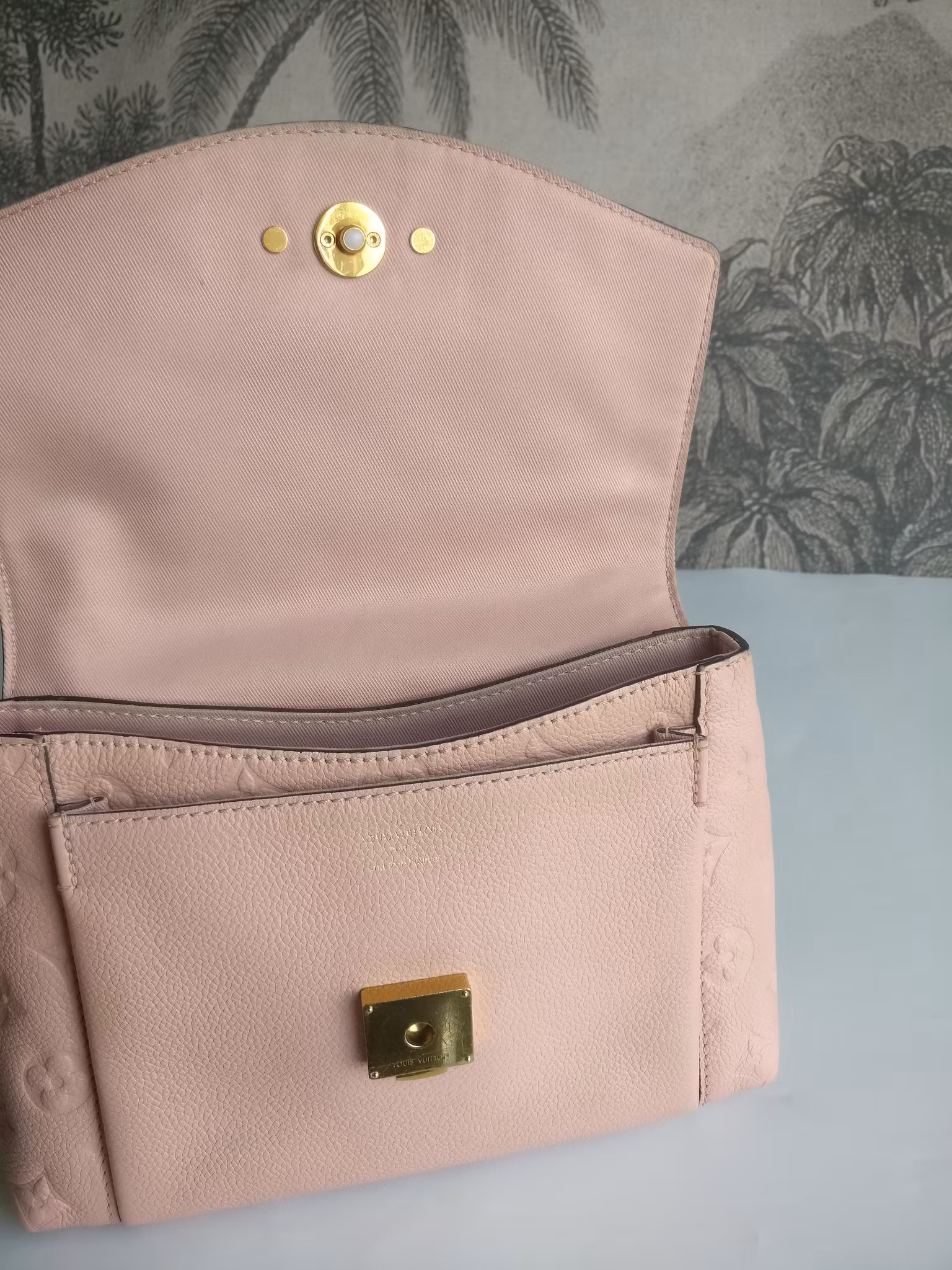 Louis Vuitton Blanche BB crossbody