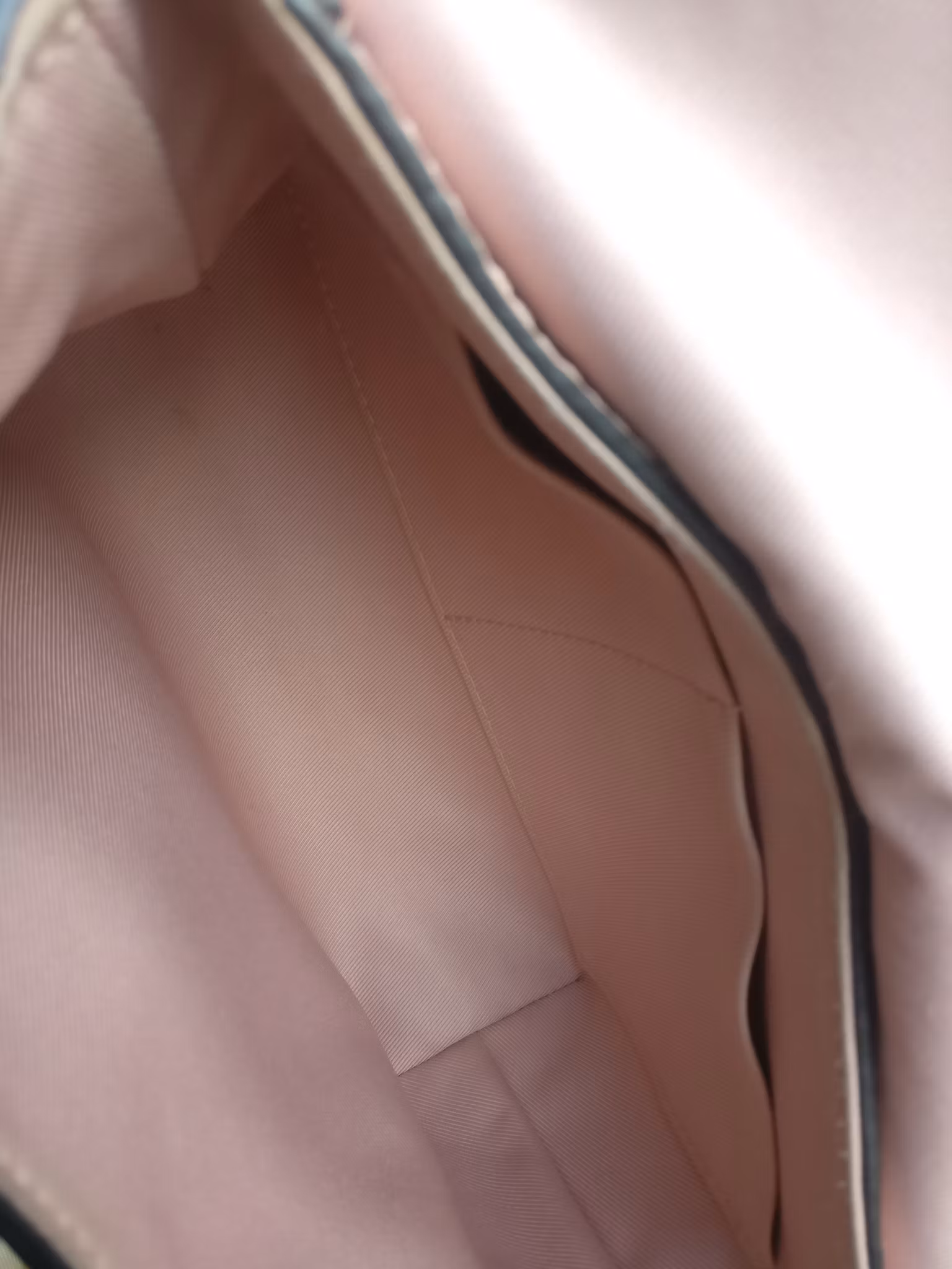 Louis Vuitton Blanche BB crossbody