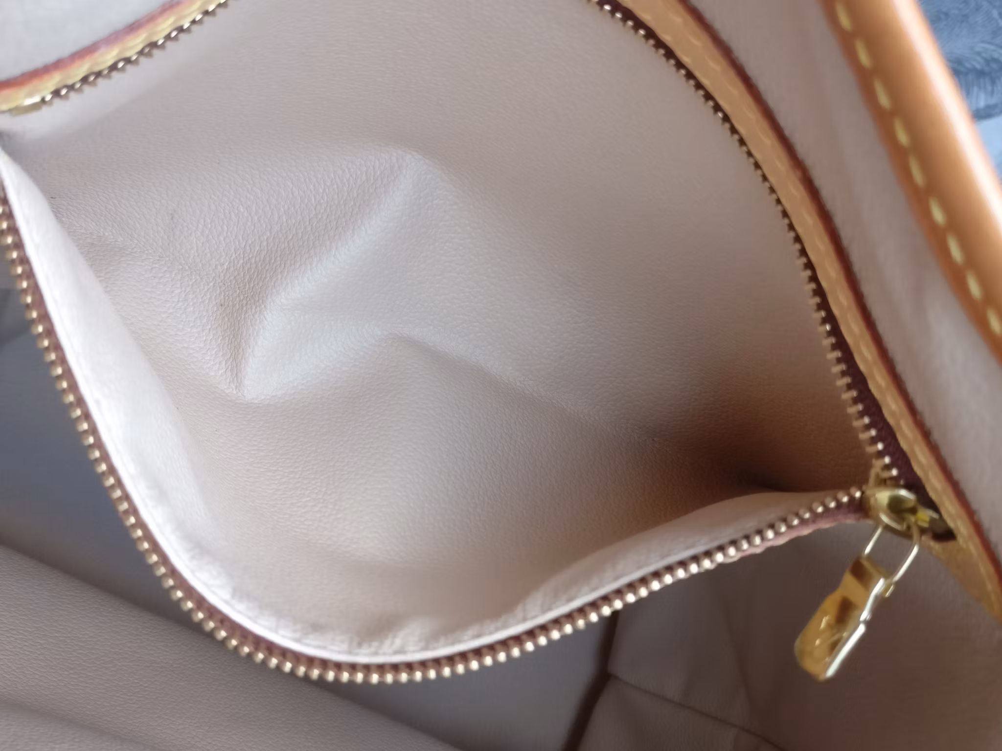 Louis Vuitton Bucket GM