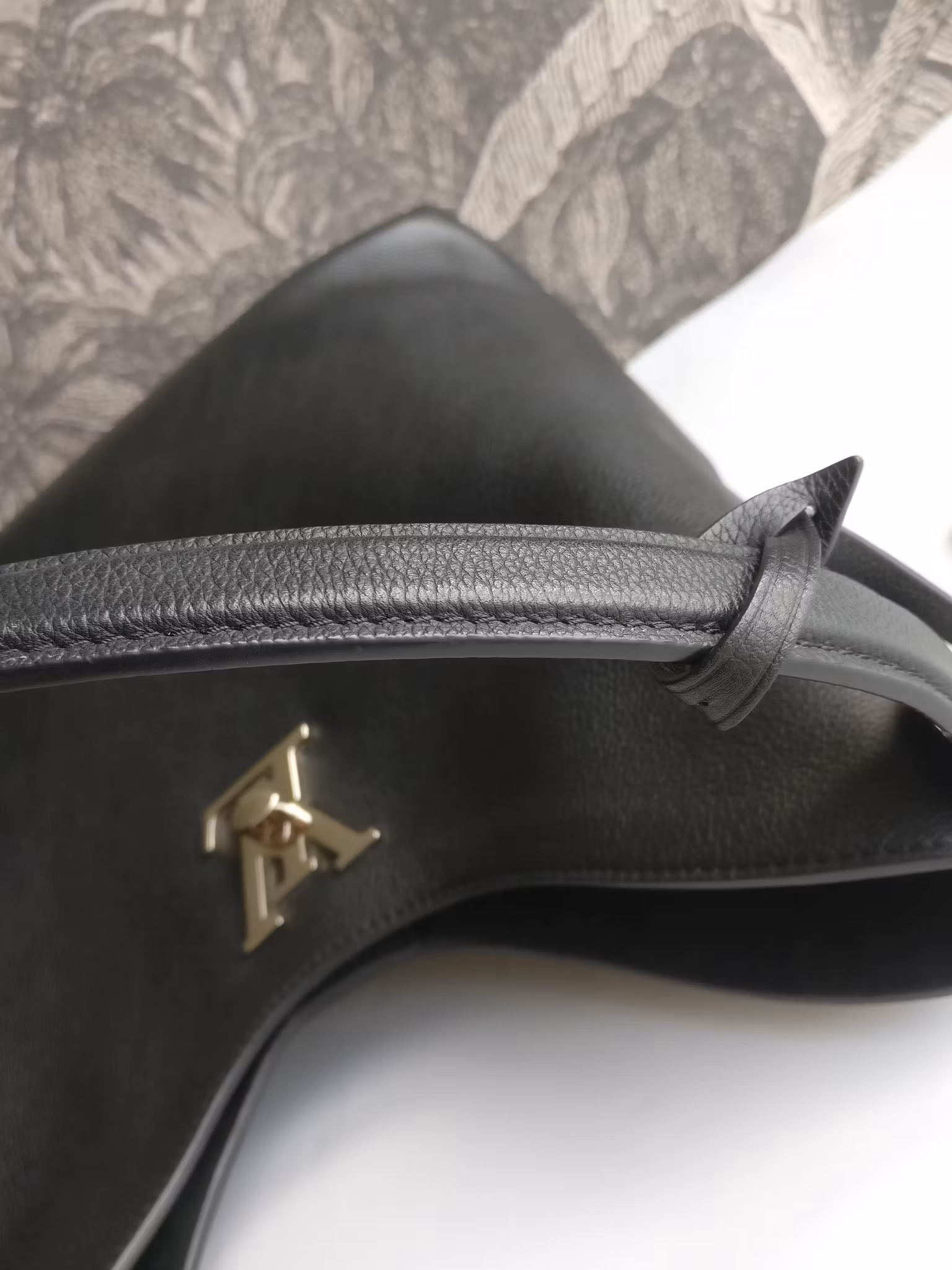 Louis Vuitton Lockme Hobo