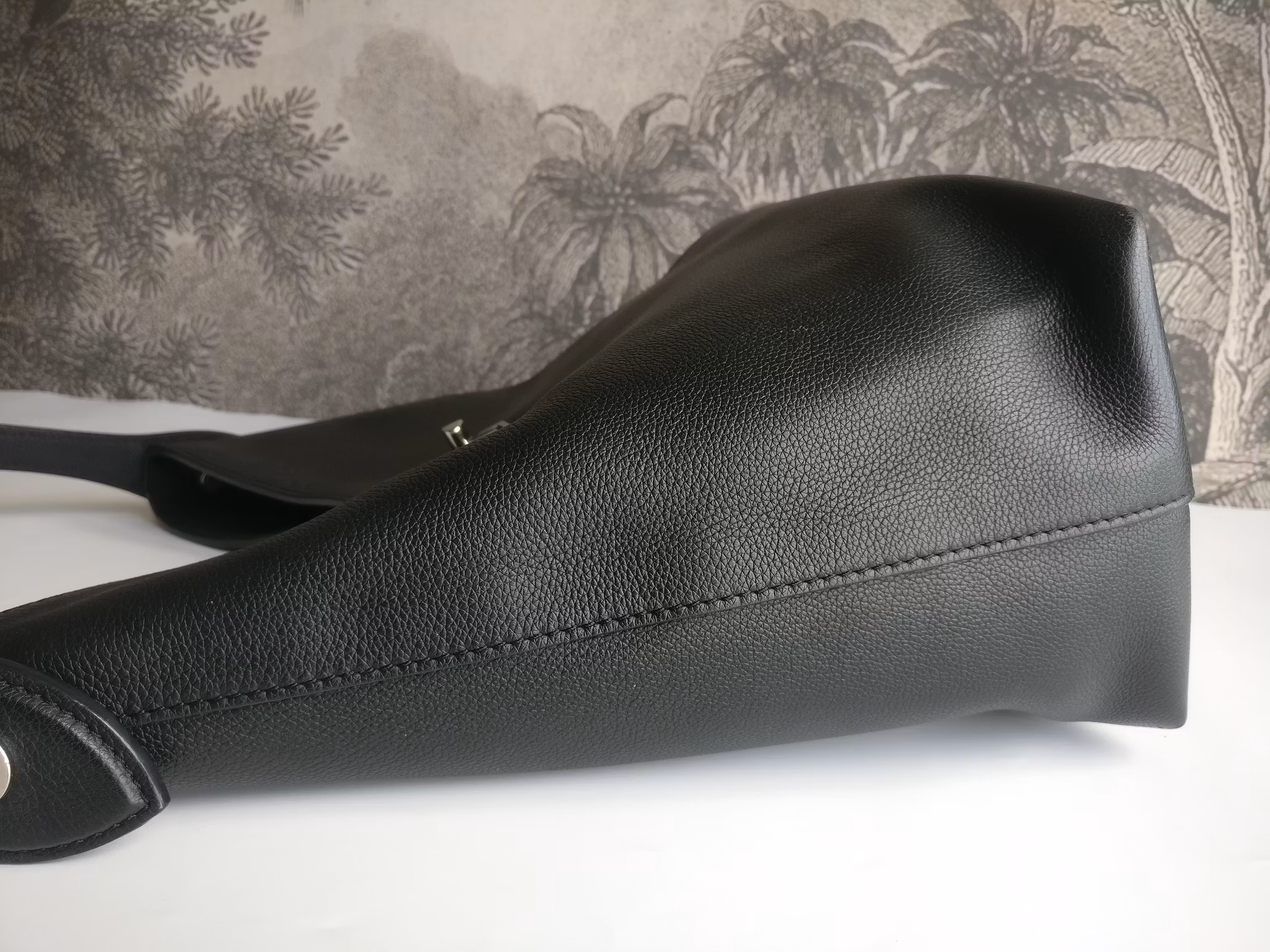 Louis Vuitton Lockme Hobo