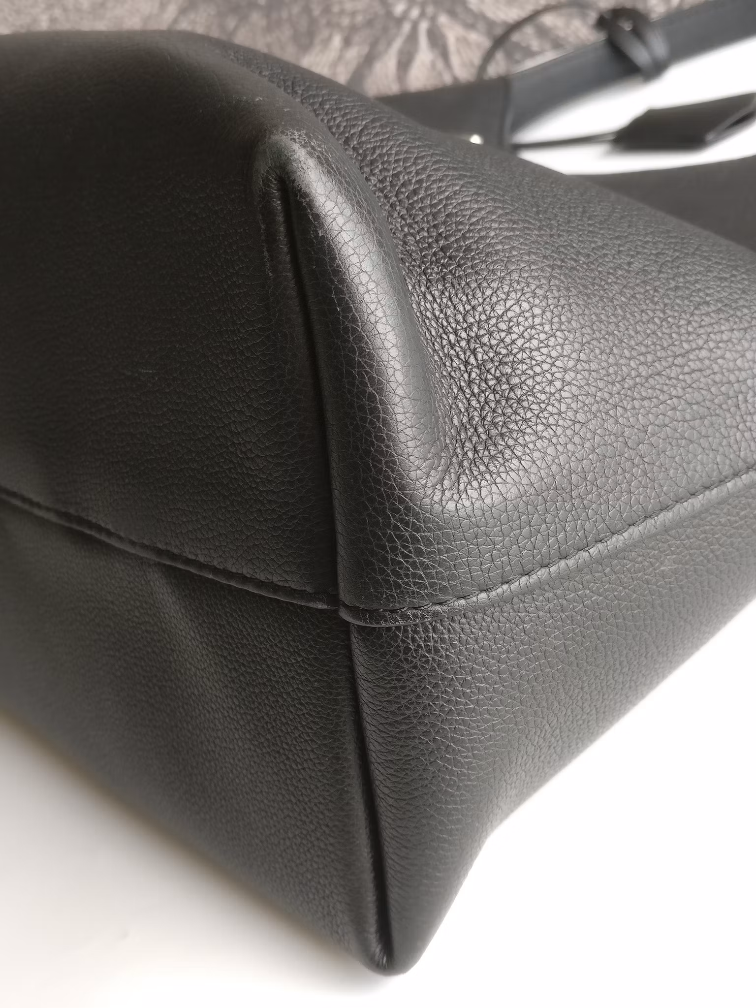 Louis Vuitton Lockme Hobo