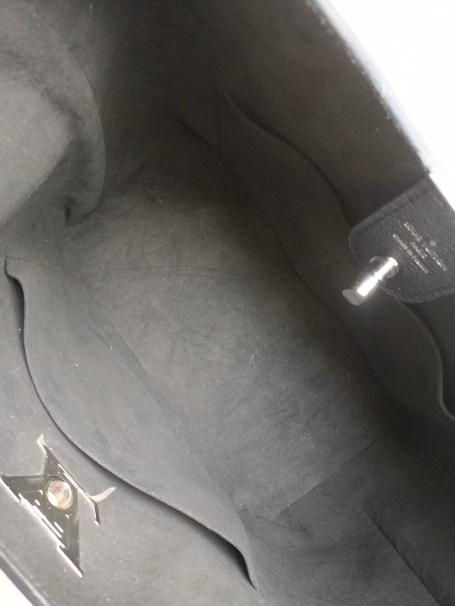 Louis Vuitton Lockme Hobo