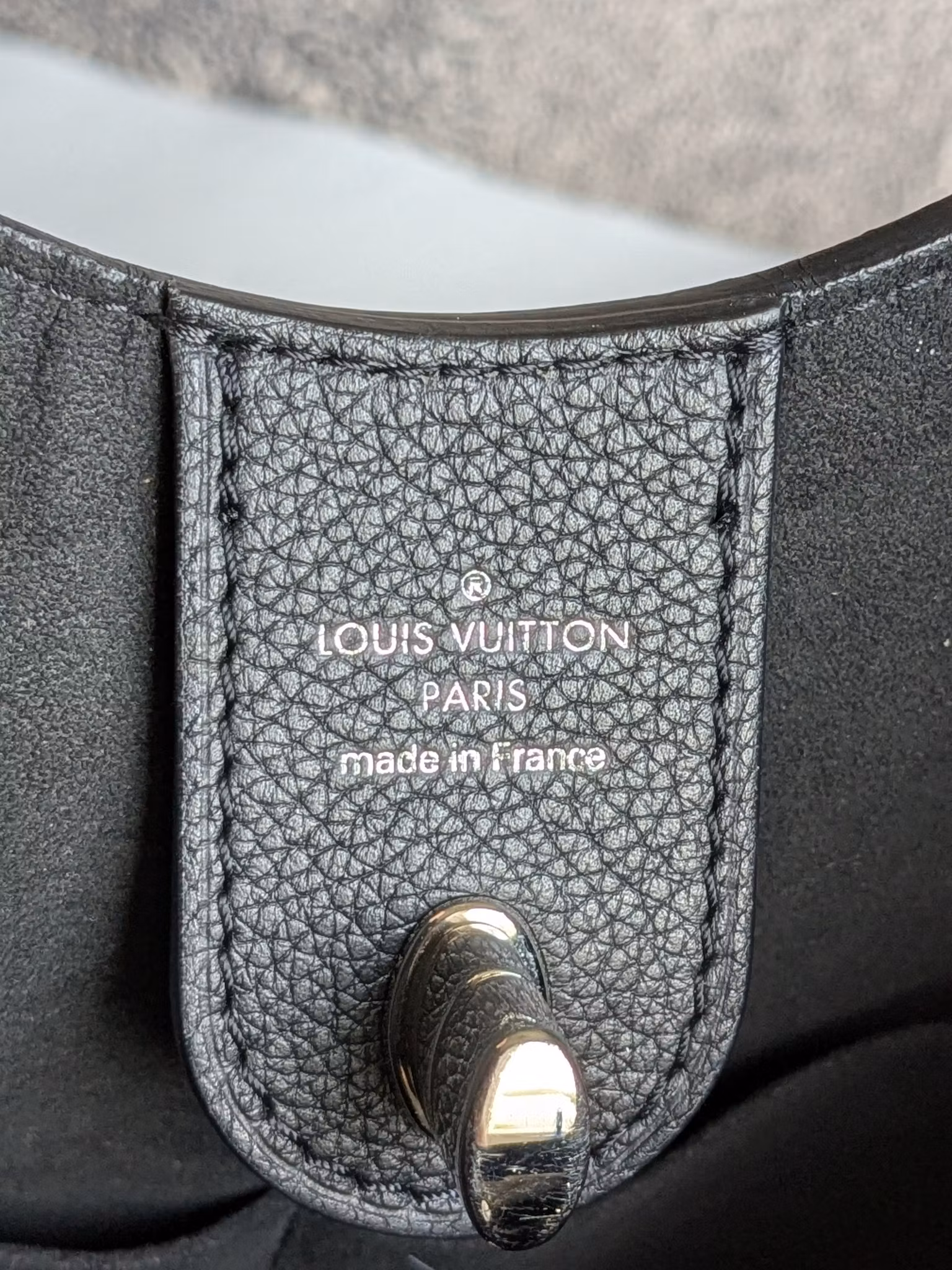 Louis Vuitton Lockme Hobo