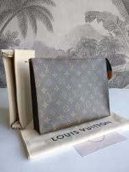 Louis Vuitton Toiletry pouch 26