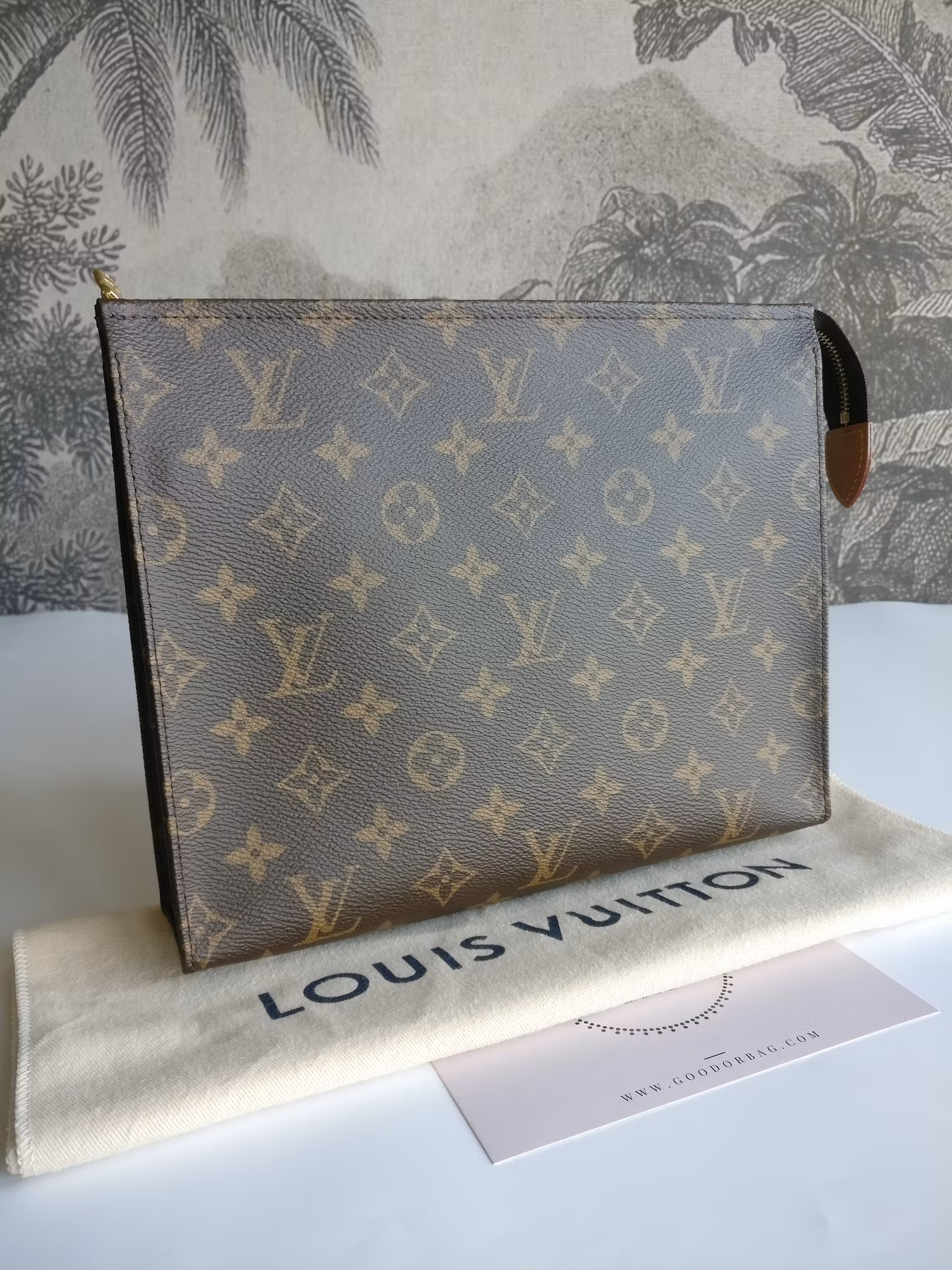 Louis Vuitton Toiletry pouch 26