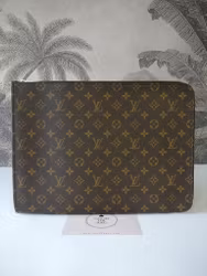 Louis Vuitton Poche Documents