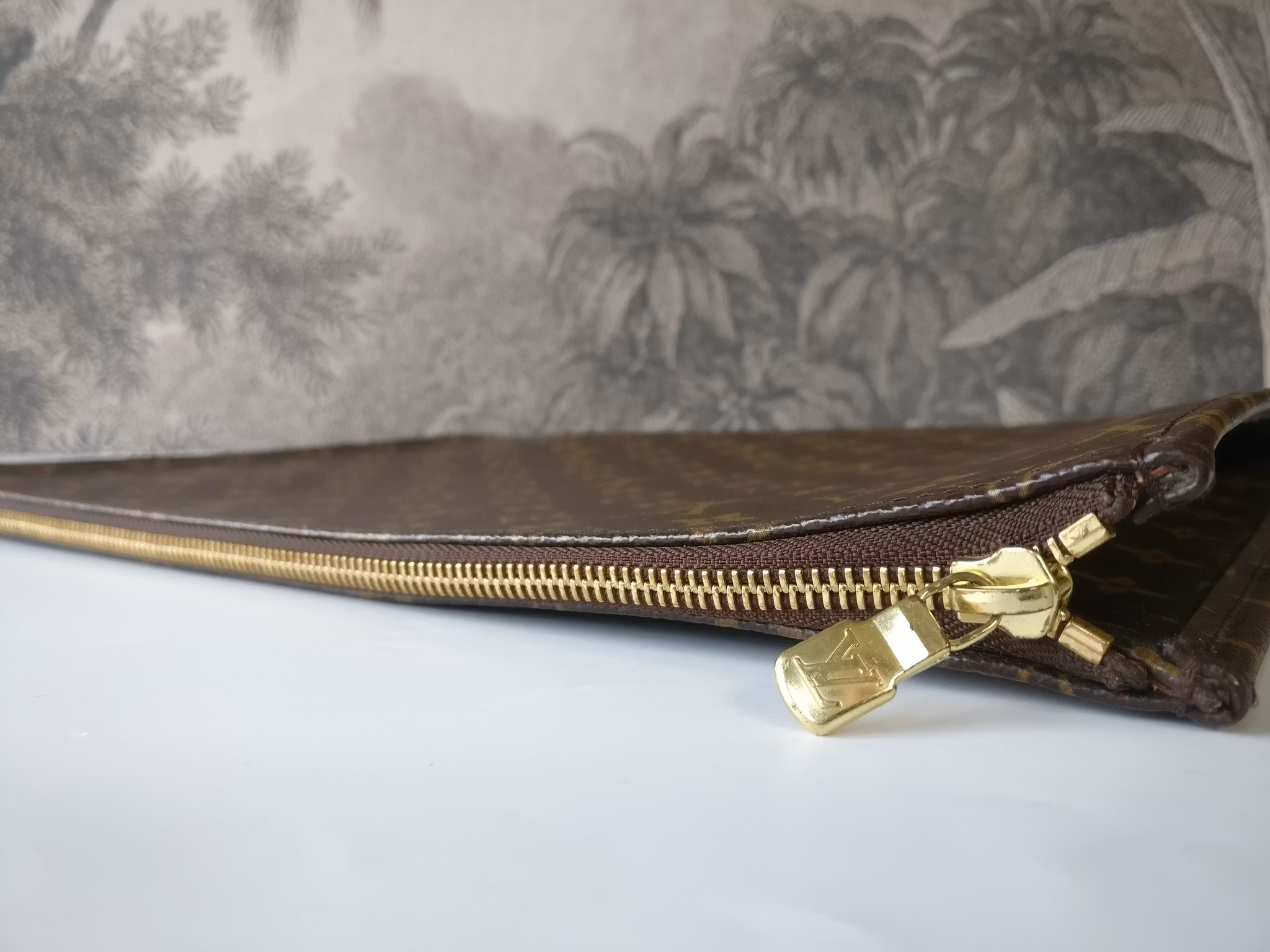 Louis Vuitton Poche Documents