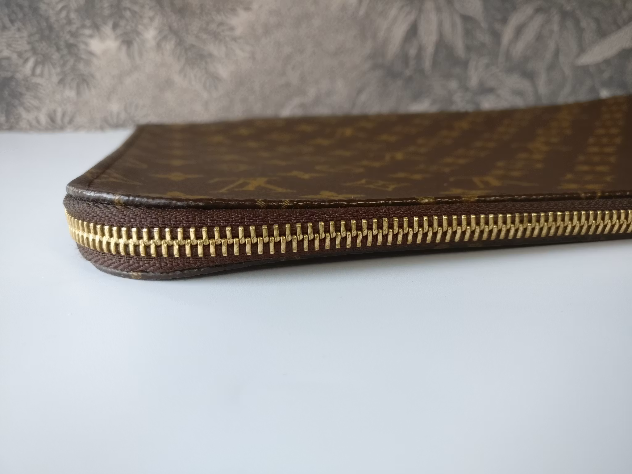 Louis Vuitton Poche Documents
