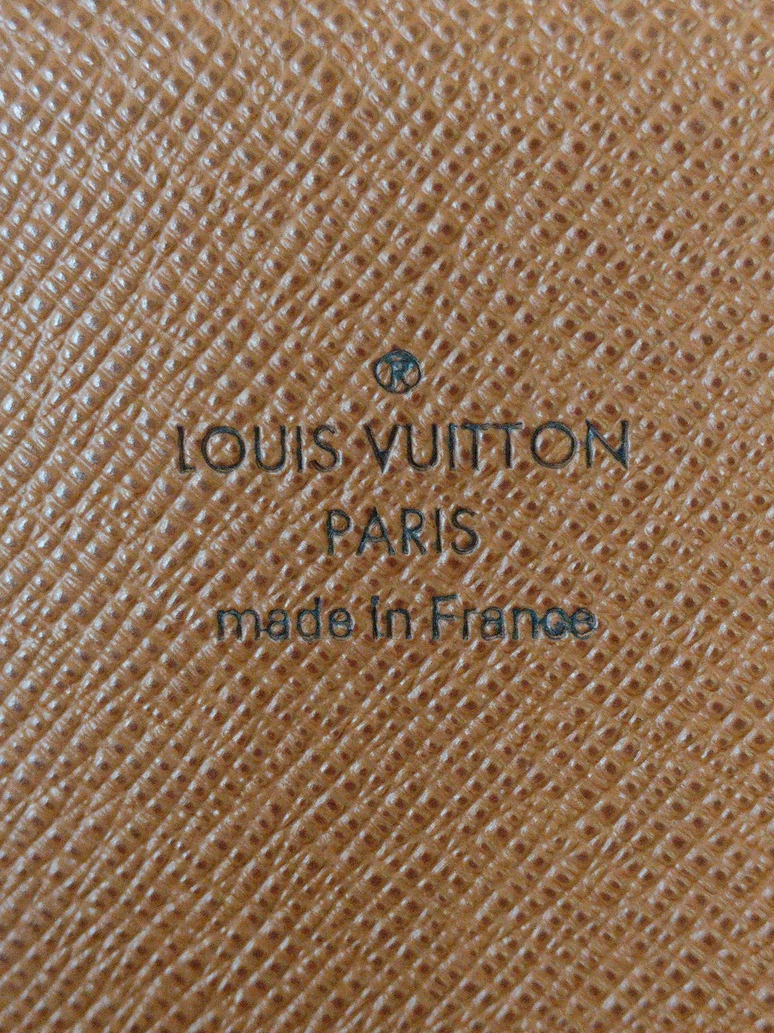 Louis Vuitton Poche Documents