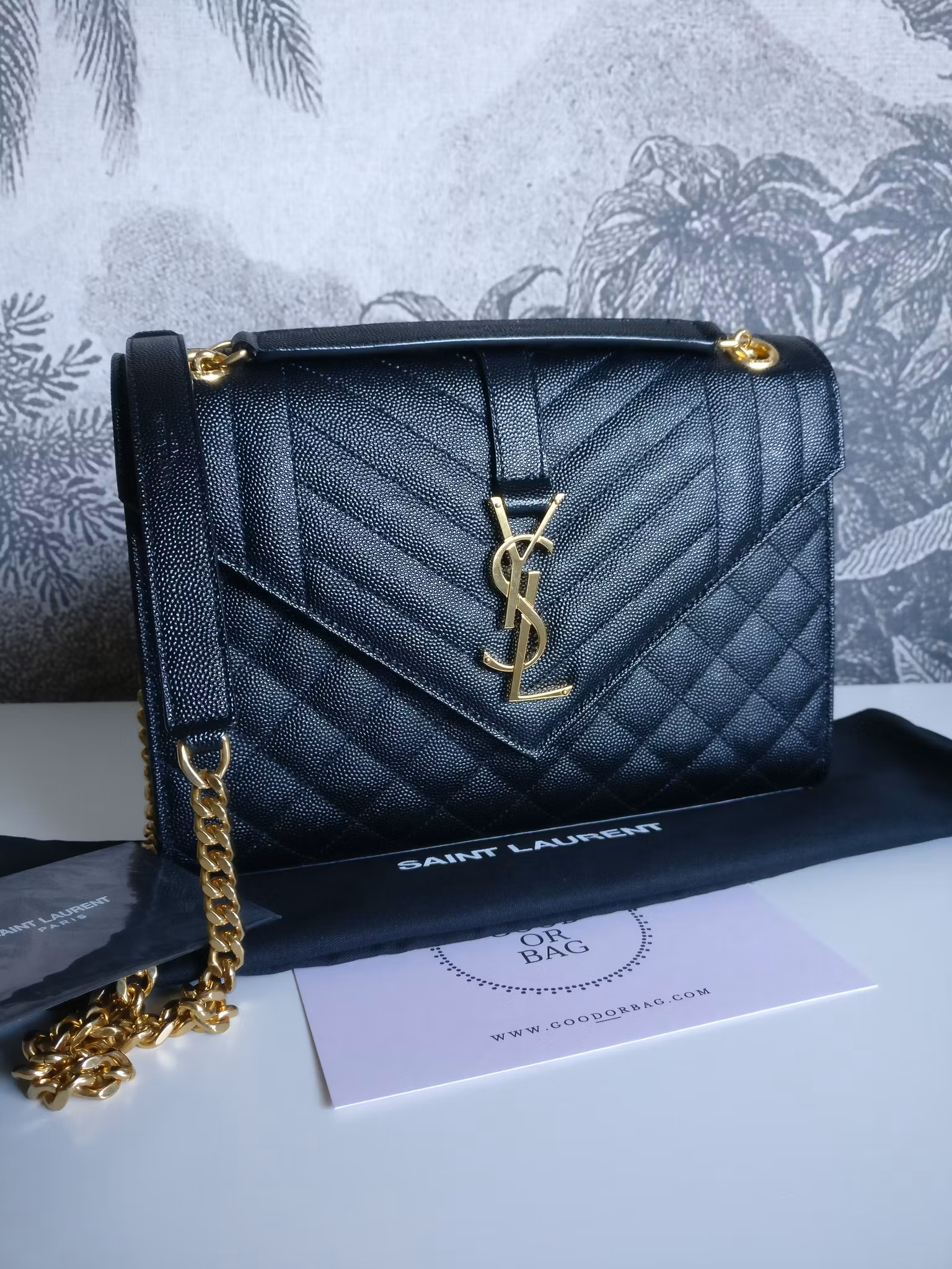 Saint Laurent Envelope Medium