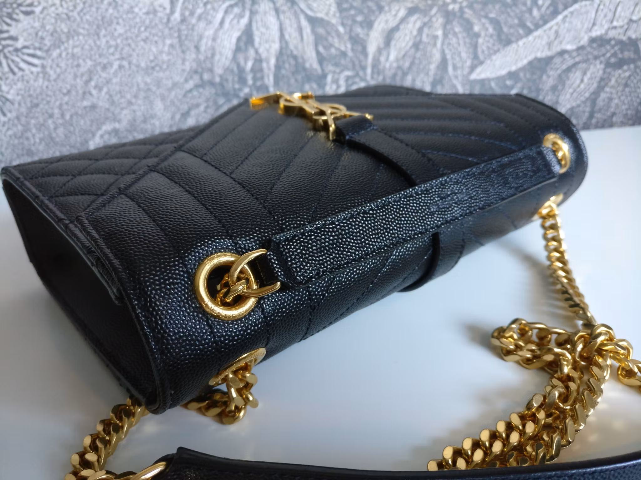 Saint Laurent Envelope Medium