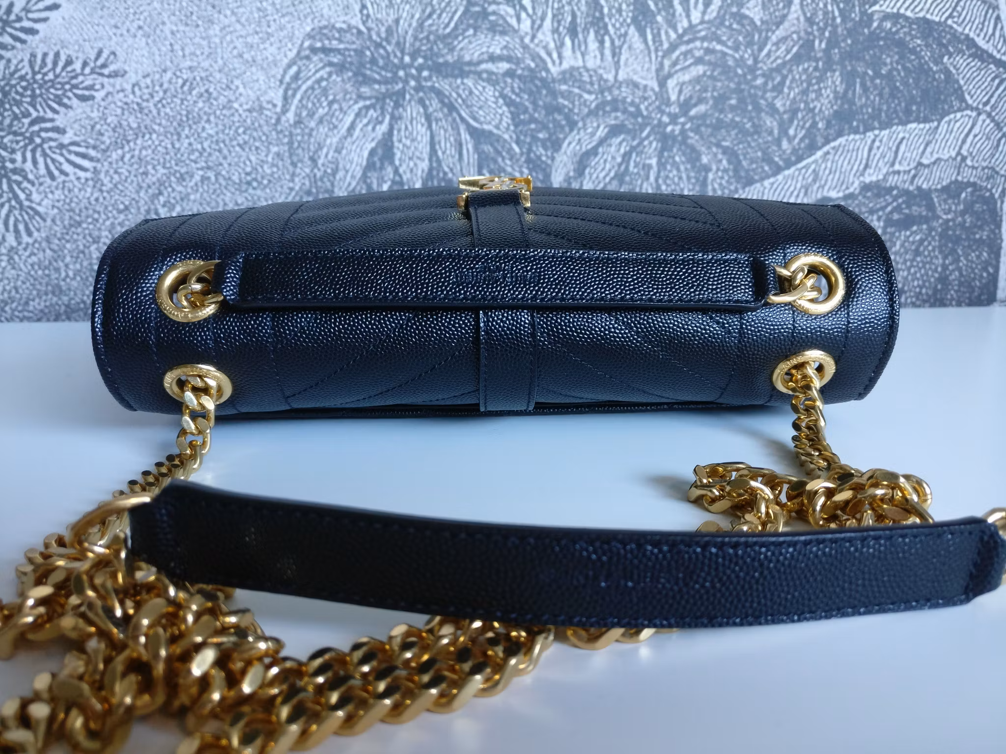 Saint Laurent Envelope Medium