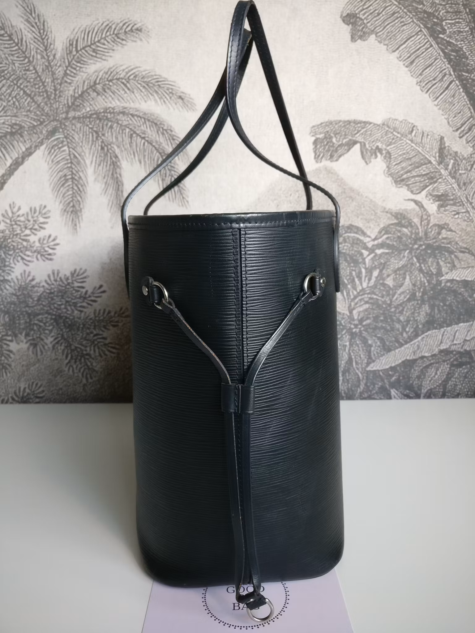 Louis Vuitton Neverfull MM black epi