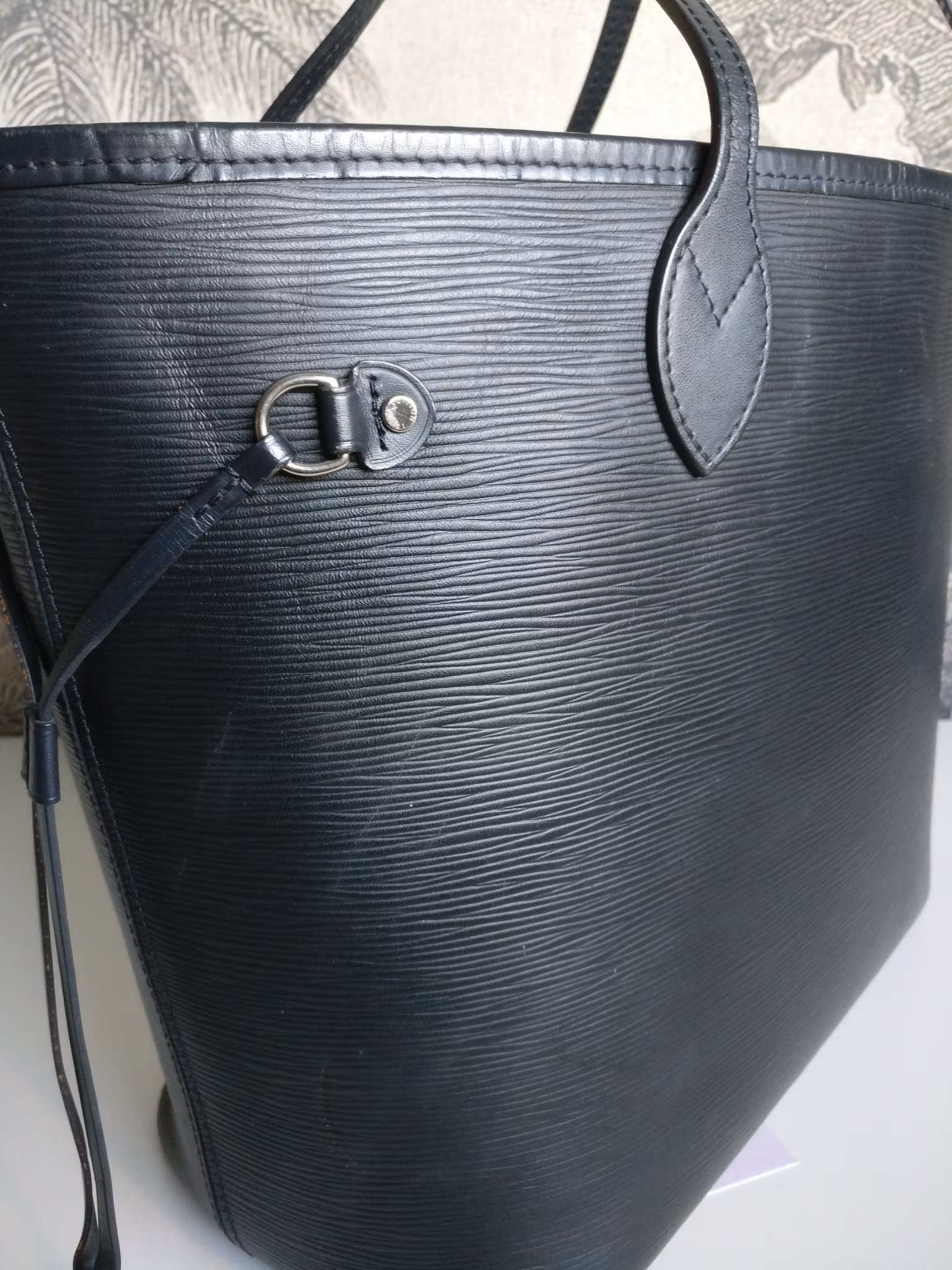 Louis Vuitton Neverfull MM black epi