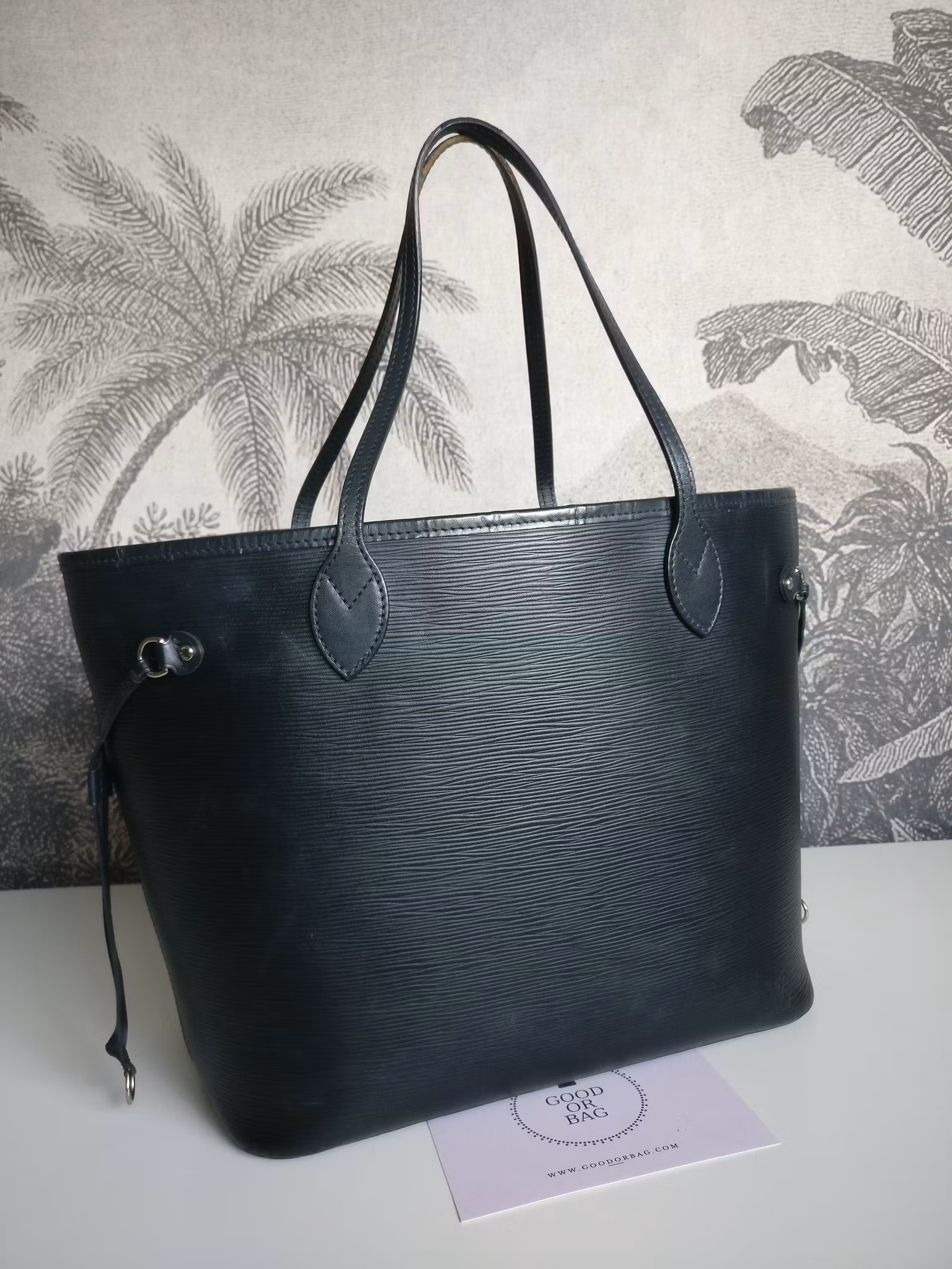 Louis Vuitton Neverfull MM black epi