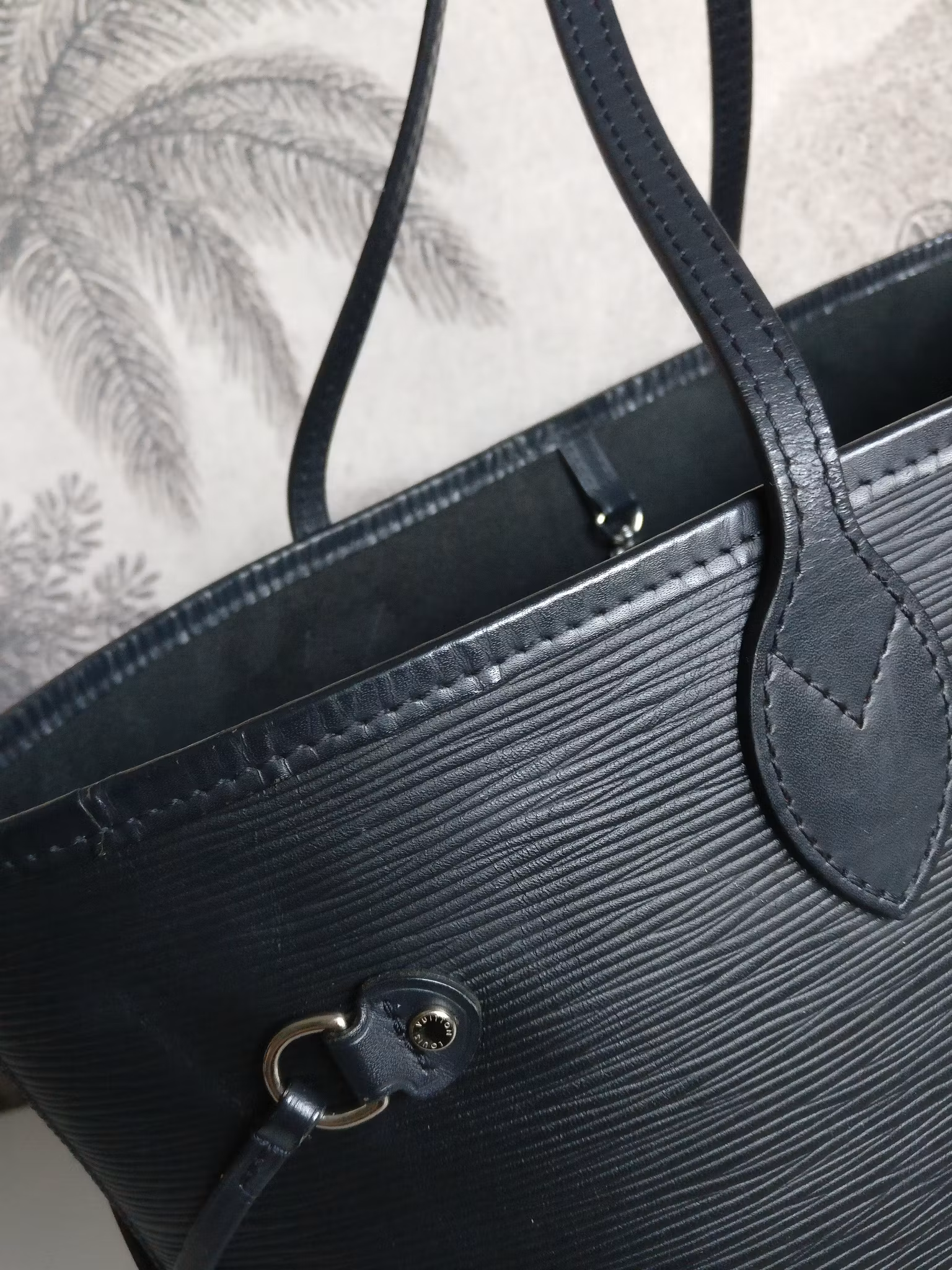 Louis Vuitton Neverfull MM black epi