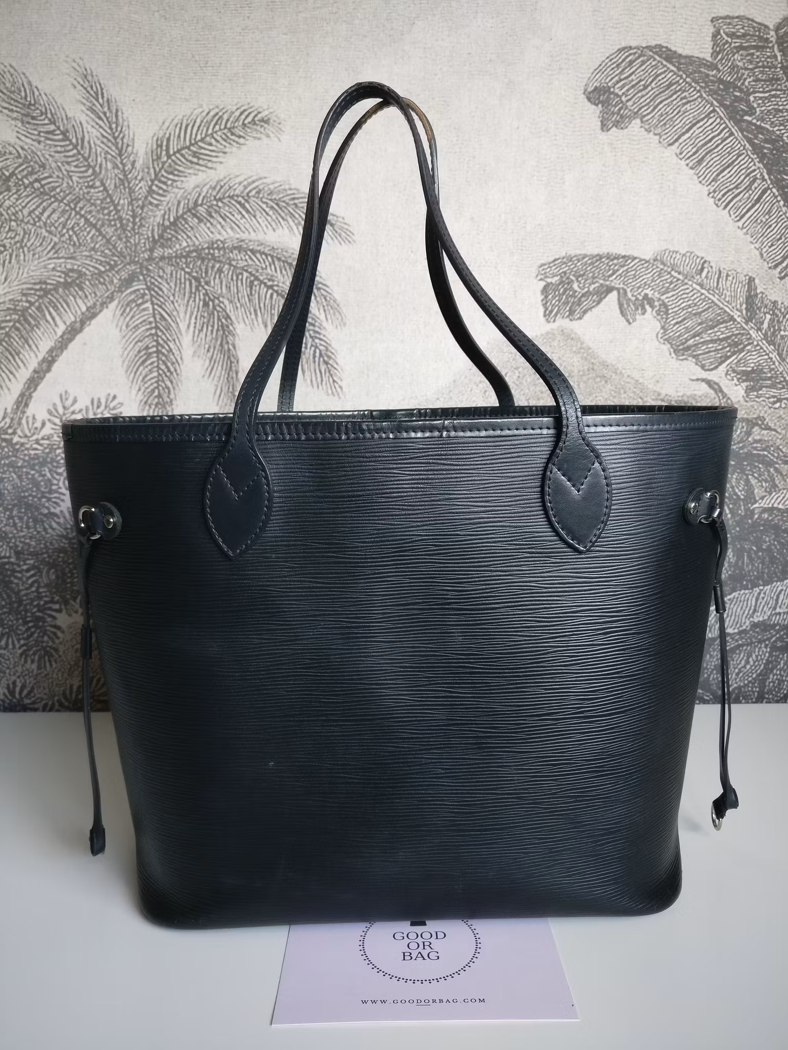 Louis Vuitton Neverfull MM black epi