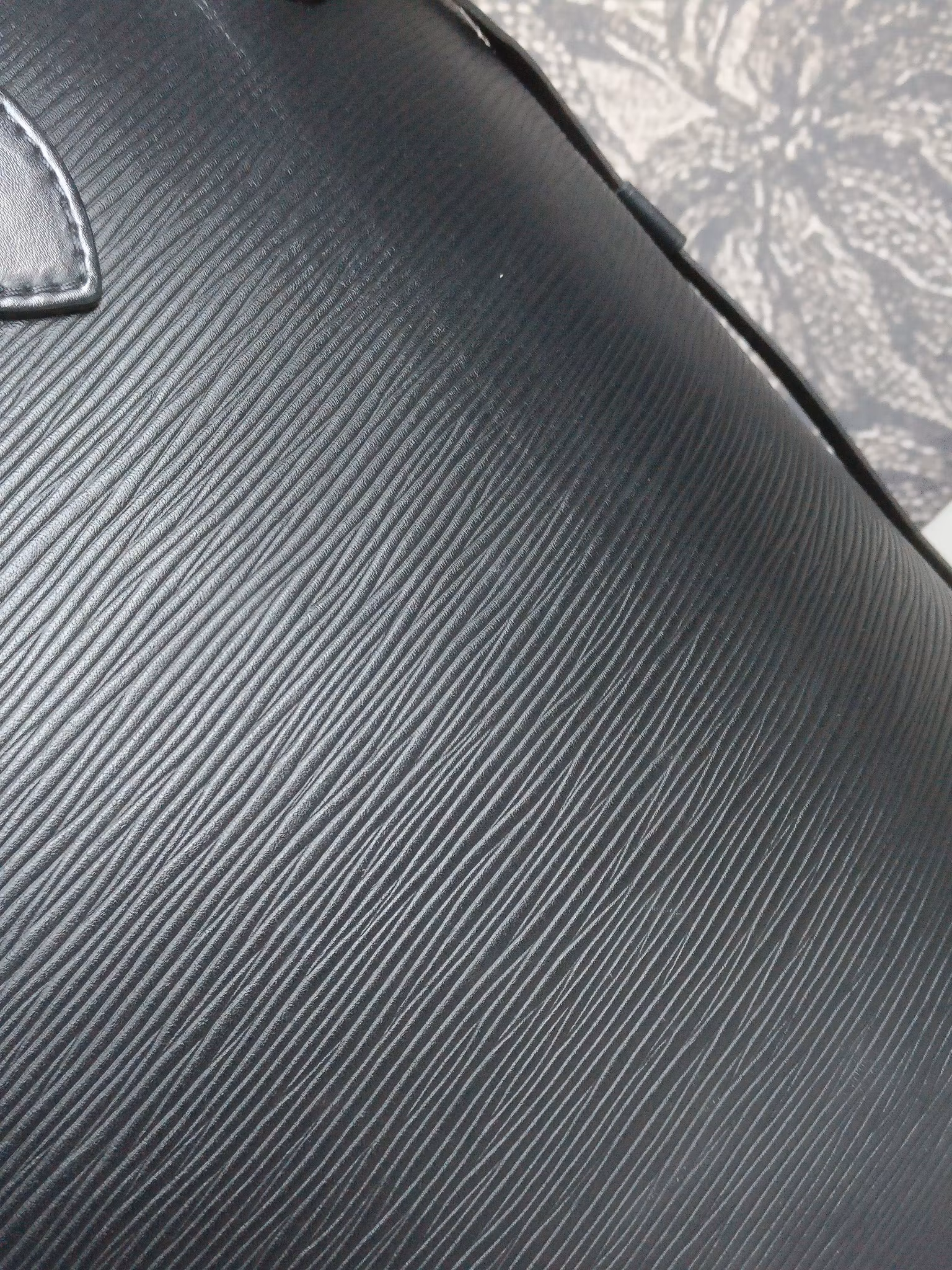 Louis Vuitton Neverfull MM black epi