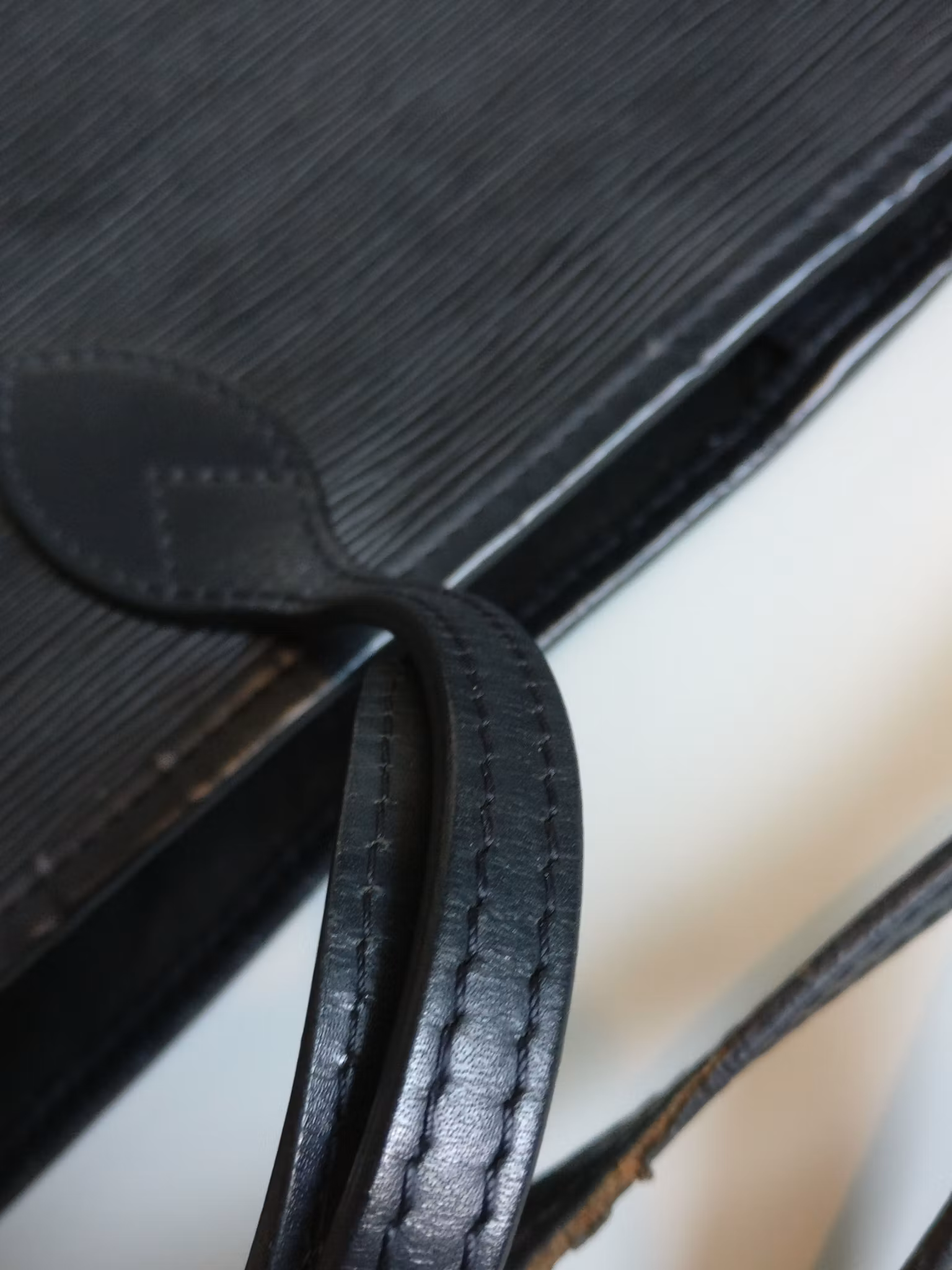 Louis Vuitton Neverfull MM black epi