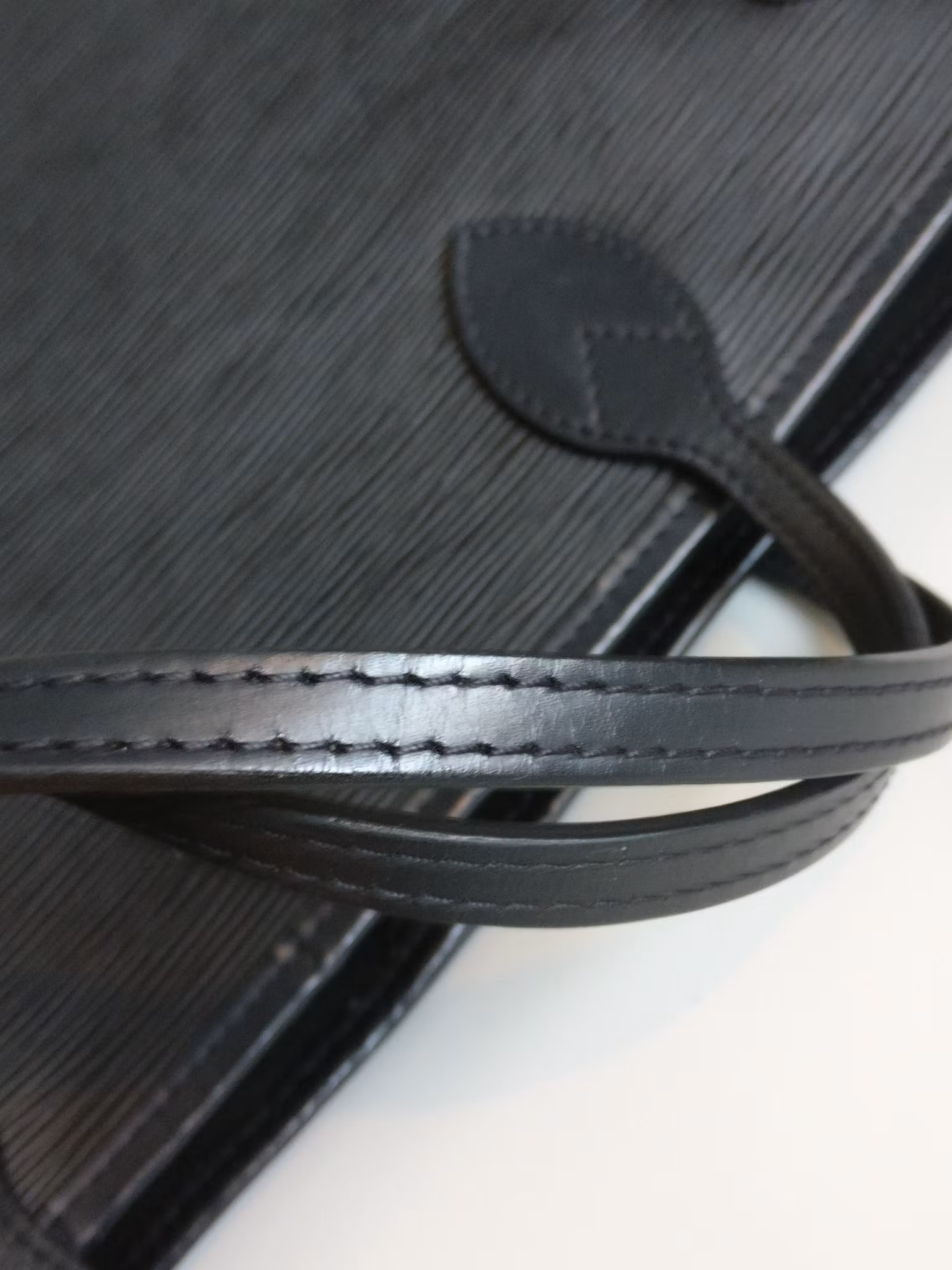 Louis Vuitton Neverfull MM black epi