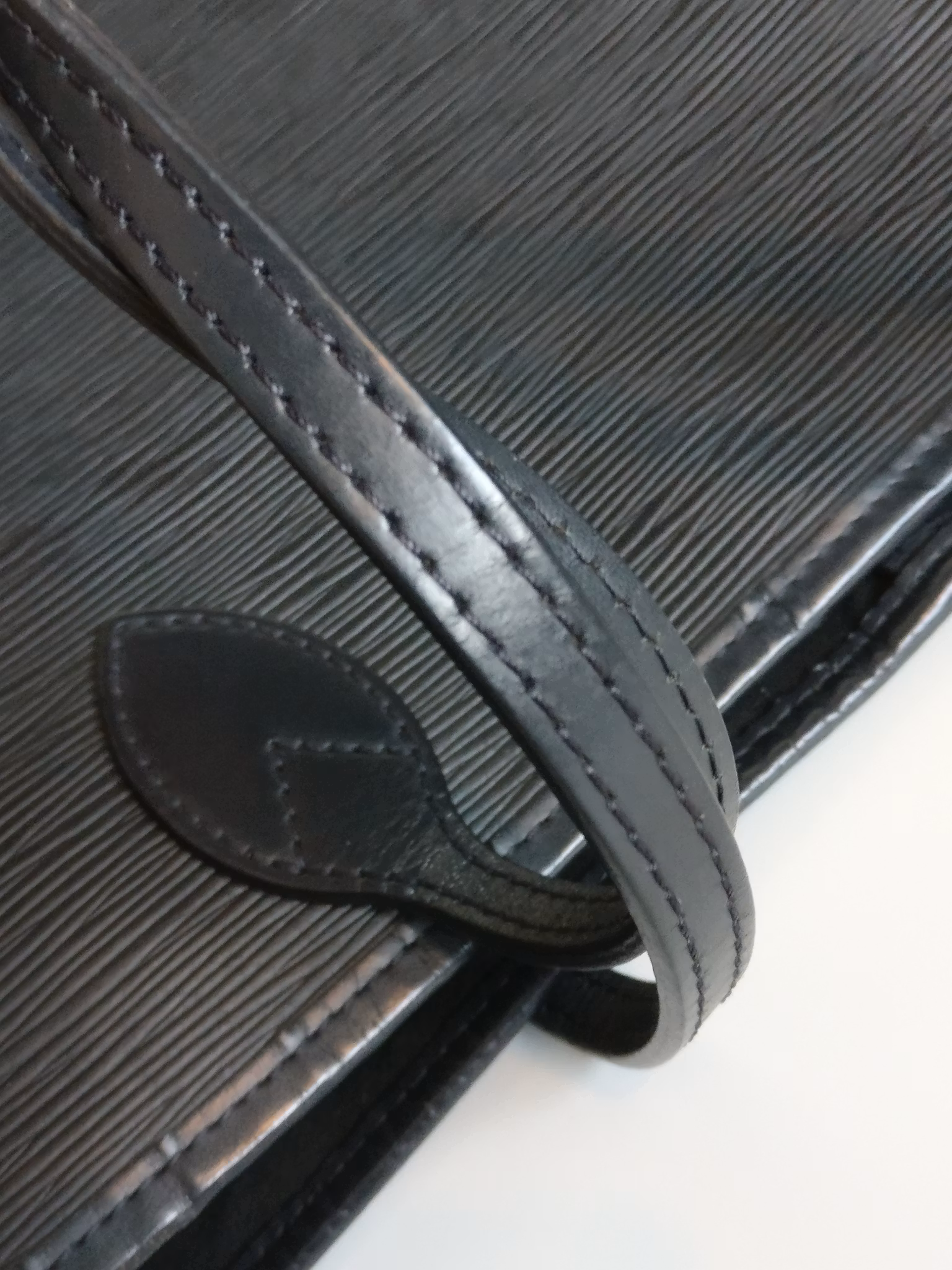 Louis Vuitton Neverfull MM black epi