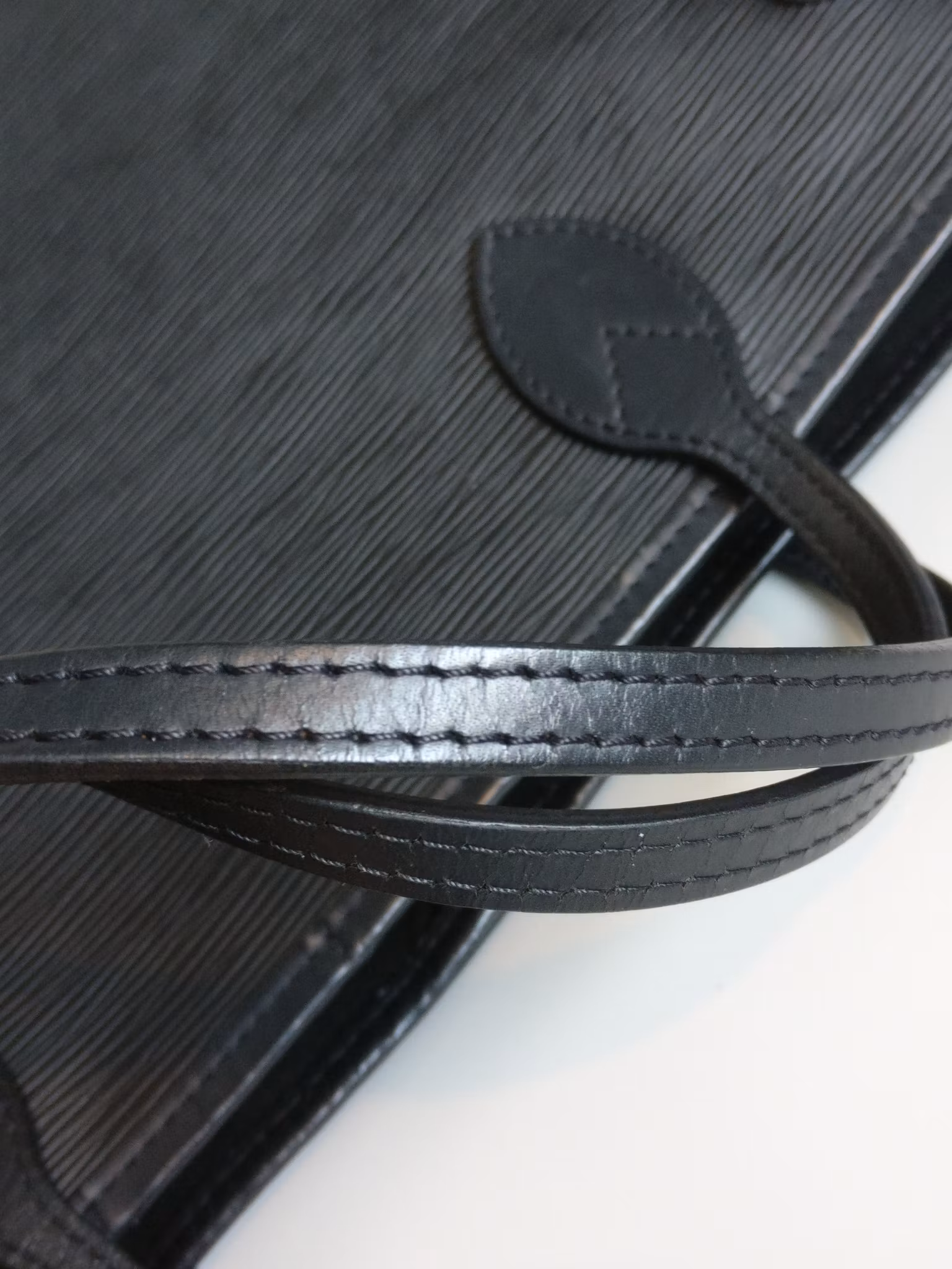 Louis Vuitton Neverfull MM black epi