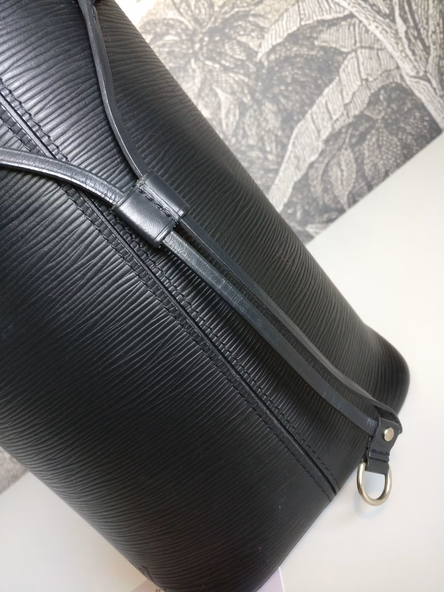 Louis Vuitton Neverfull MM black epi