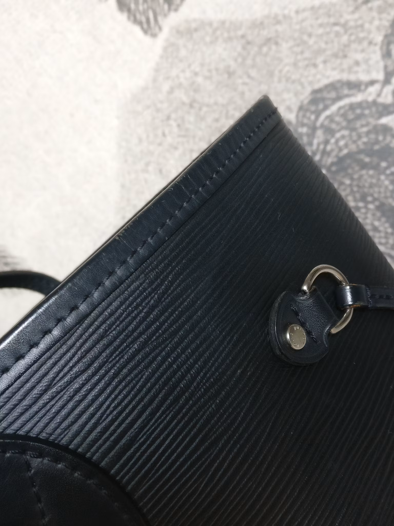 Louis Vuitton Neverfull MM black epi