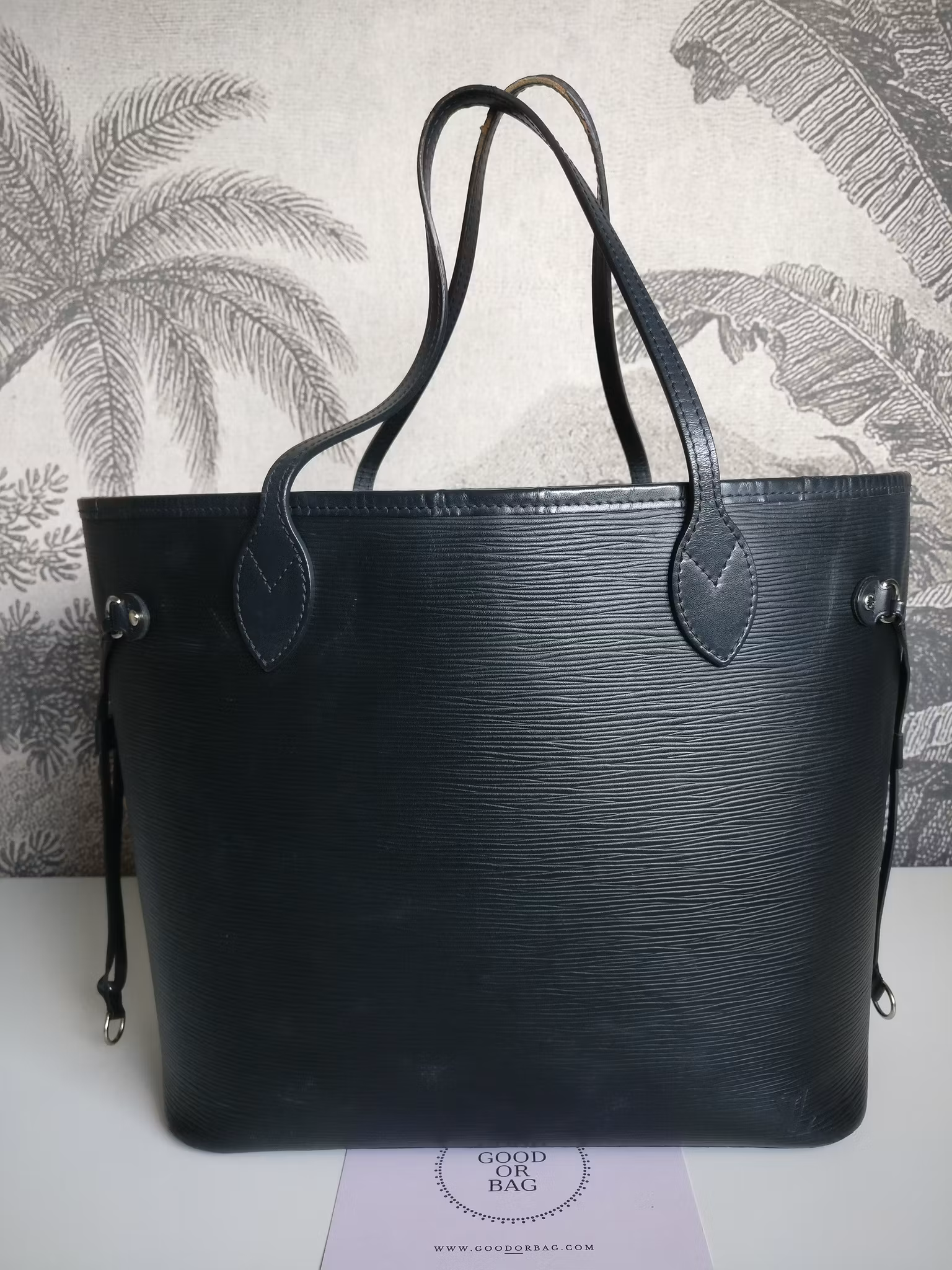 Louis Vuitton Neverfull MM black epi