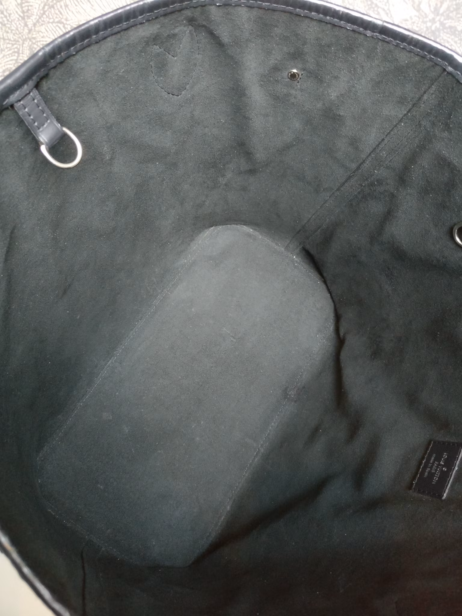 Louis Vuitton Neverfull MM black epi