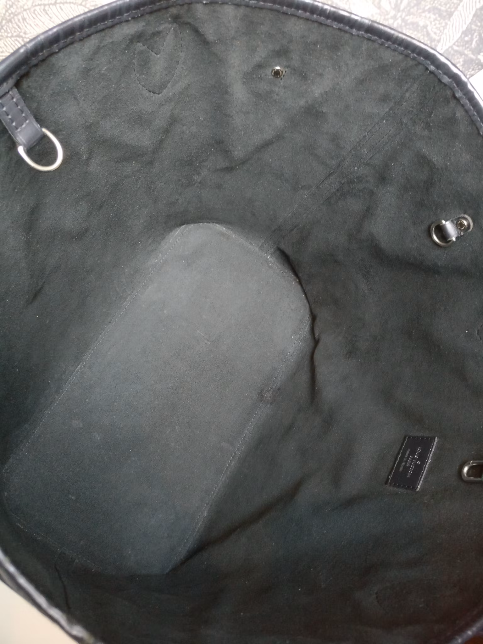 Louis Vuitton Neverfull MM black epi