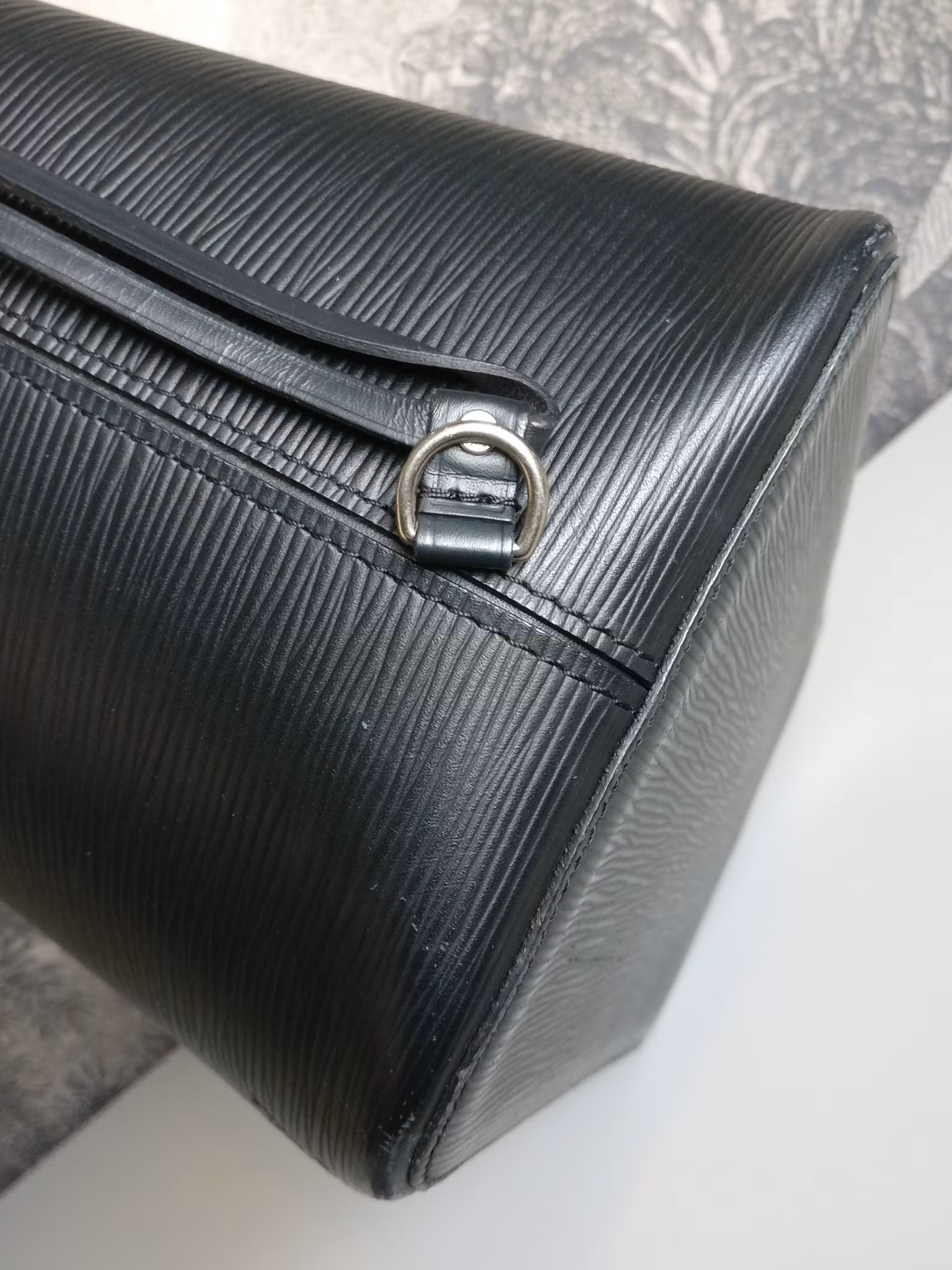 Louis Vuitton Neverfull MM black epi