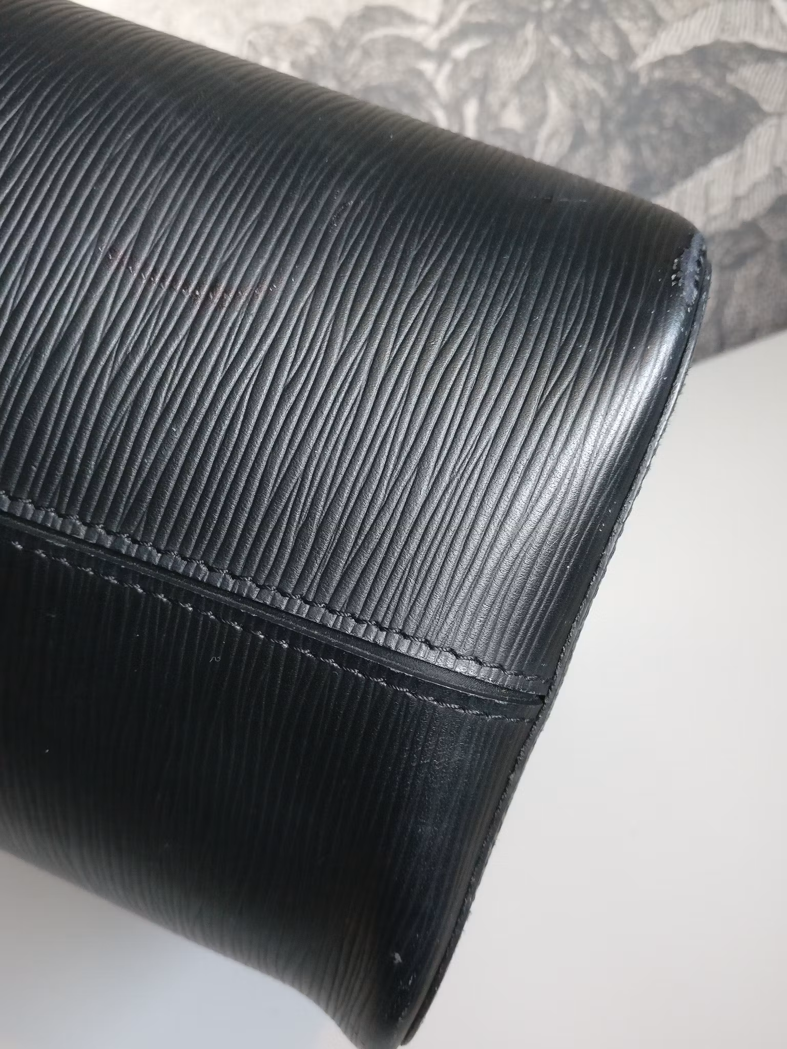 Louis Vuitton Neverfull MM black epi