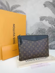 Louis Vuitton Daily pouch