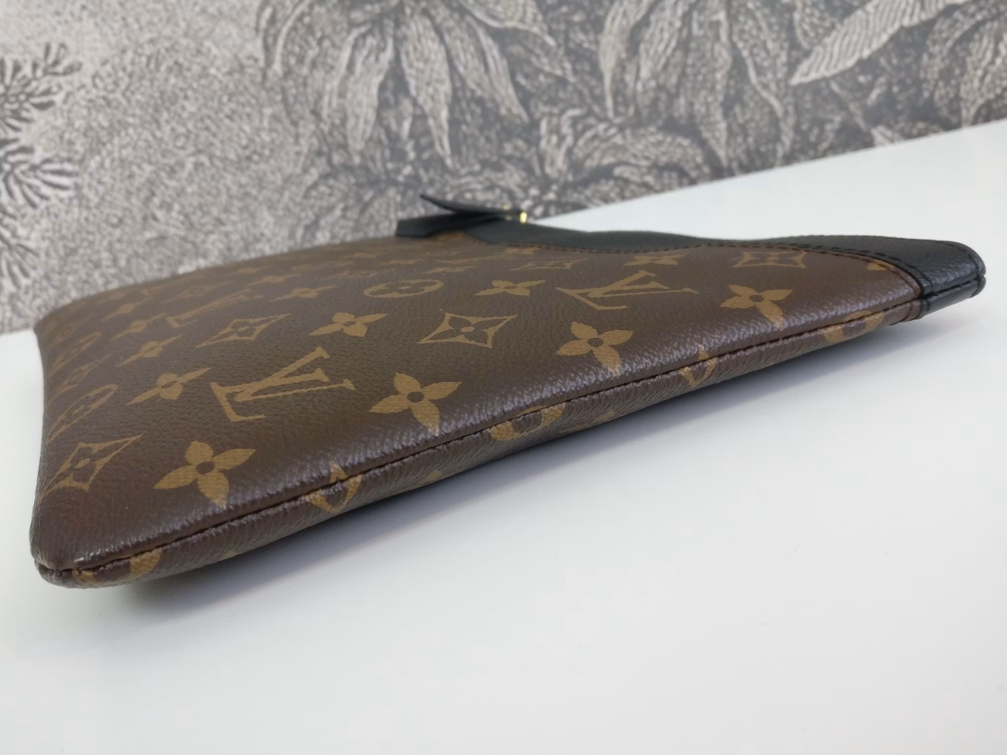 Louis Vuitton Daily pouch