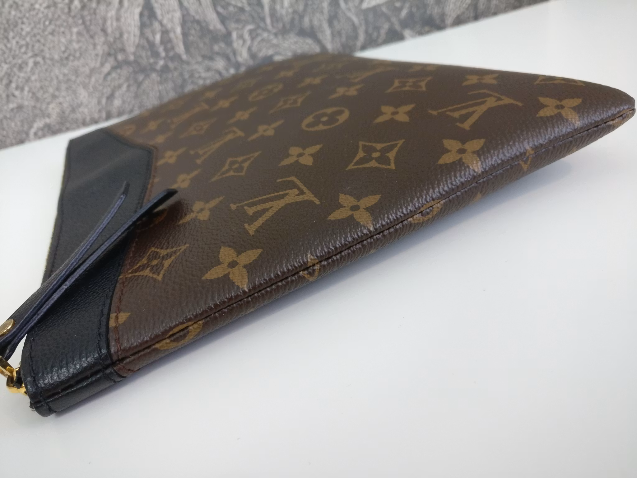 Louis Vuitton Daily pouch