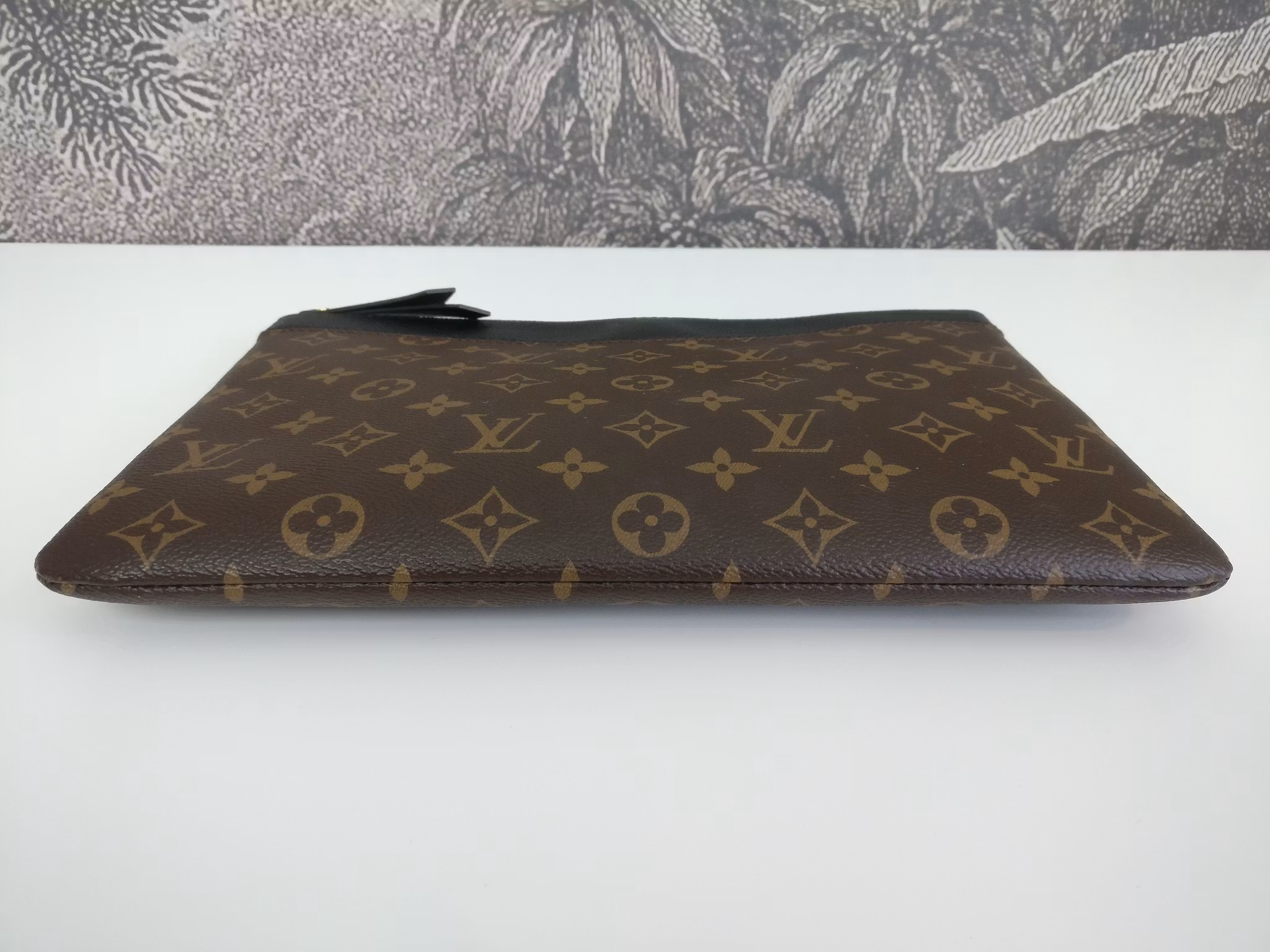 Louis Vuitton Daily pouch
