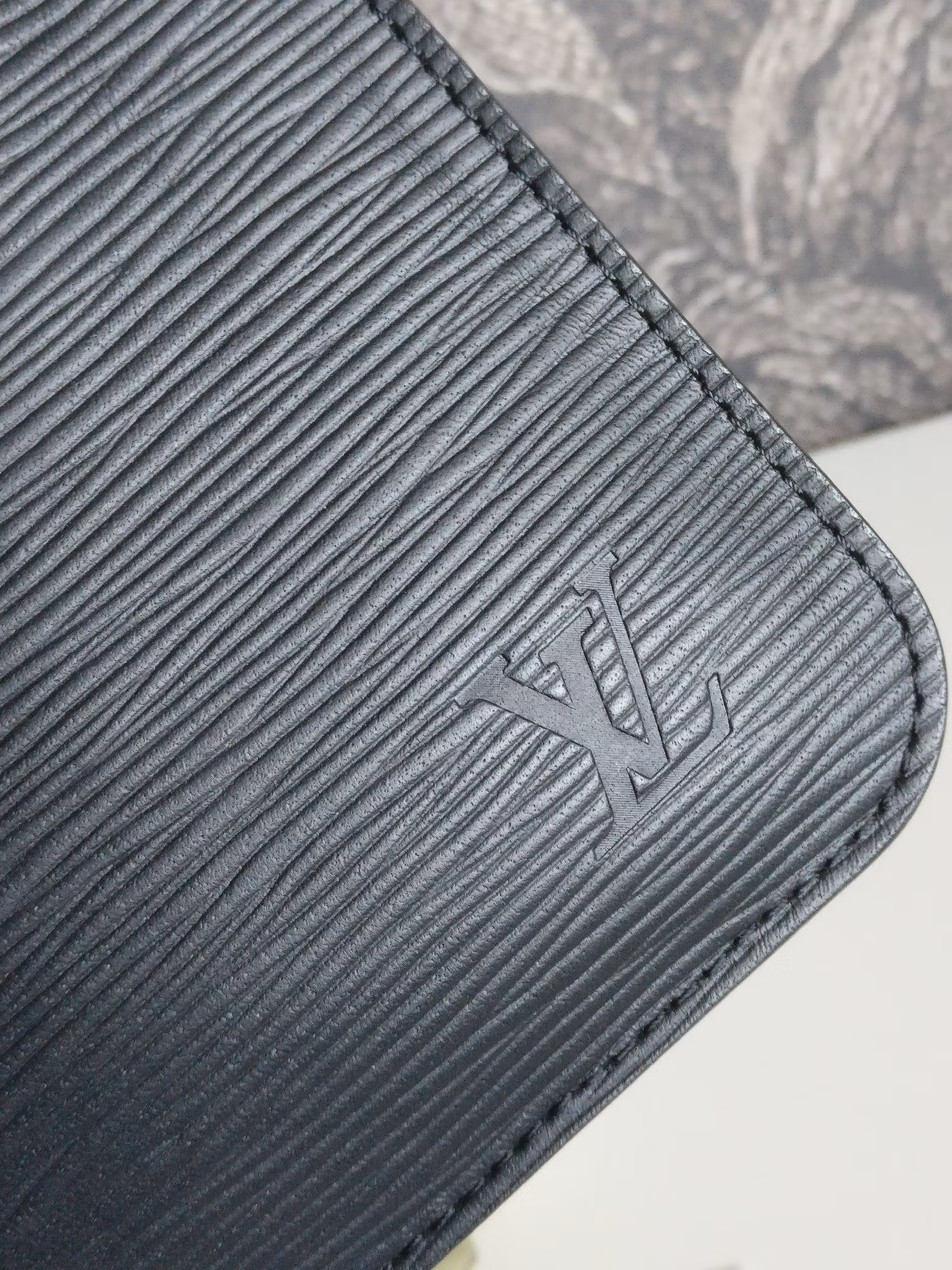 Louis Vuitton Neverfull MM epi clutch