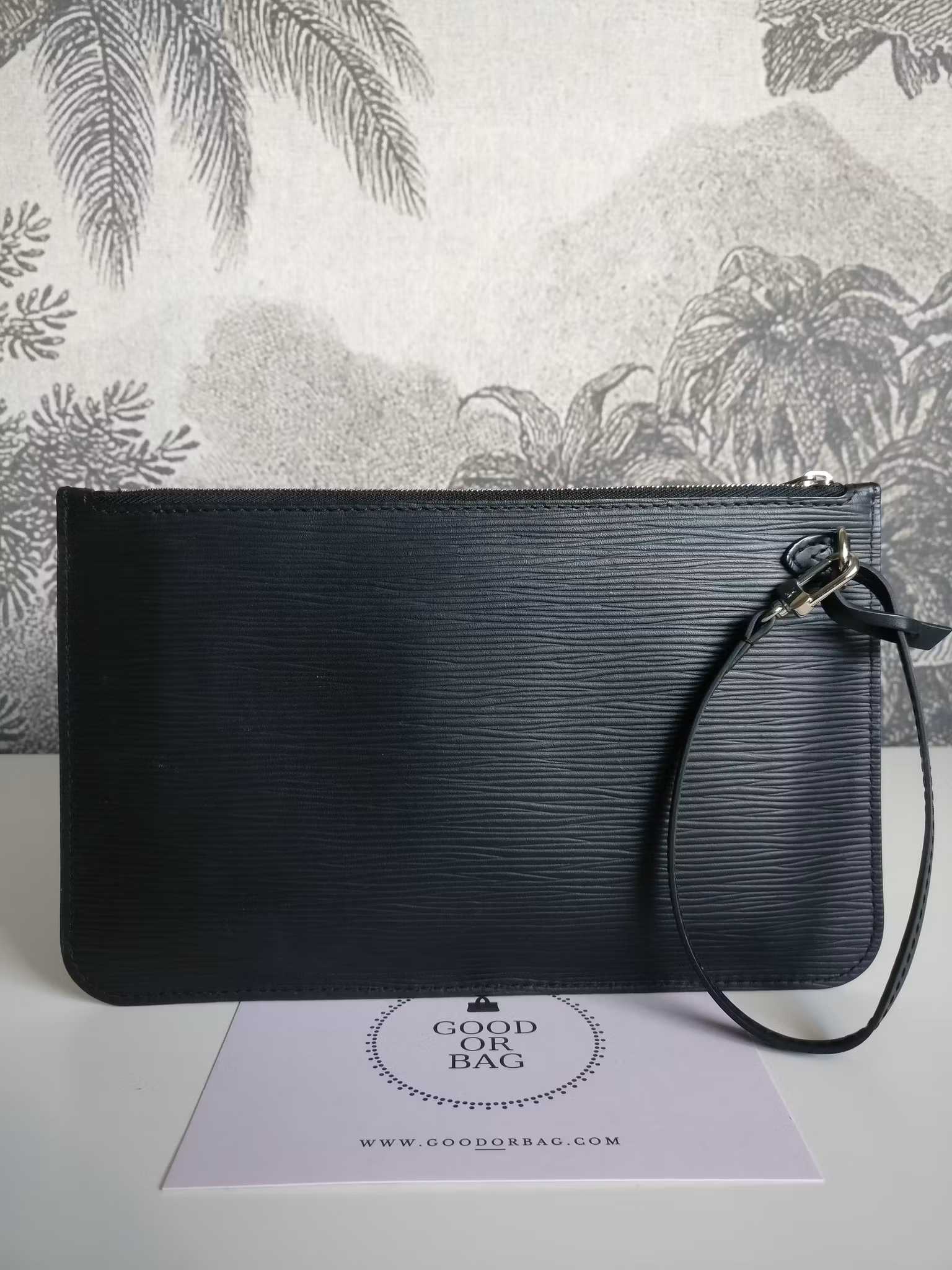 Louis Vuitton Neverfull MM epi clutch