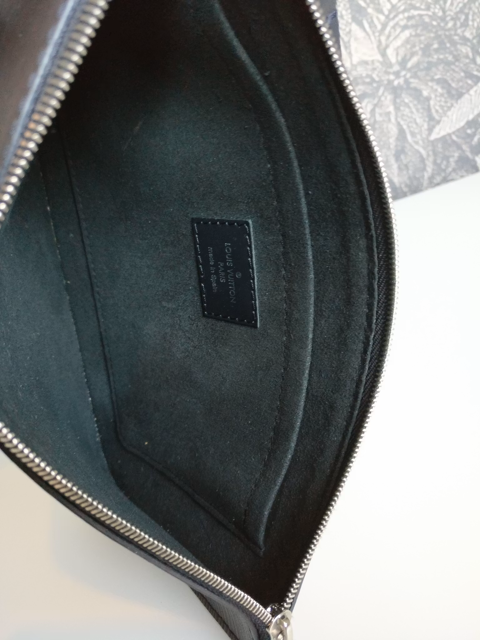 Louis Vuitton Neverfull MM epi clutch